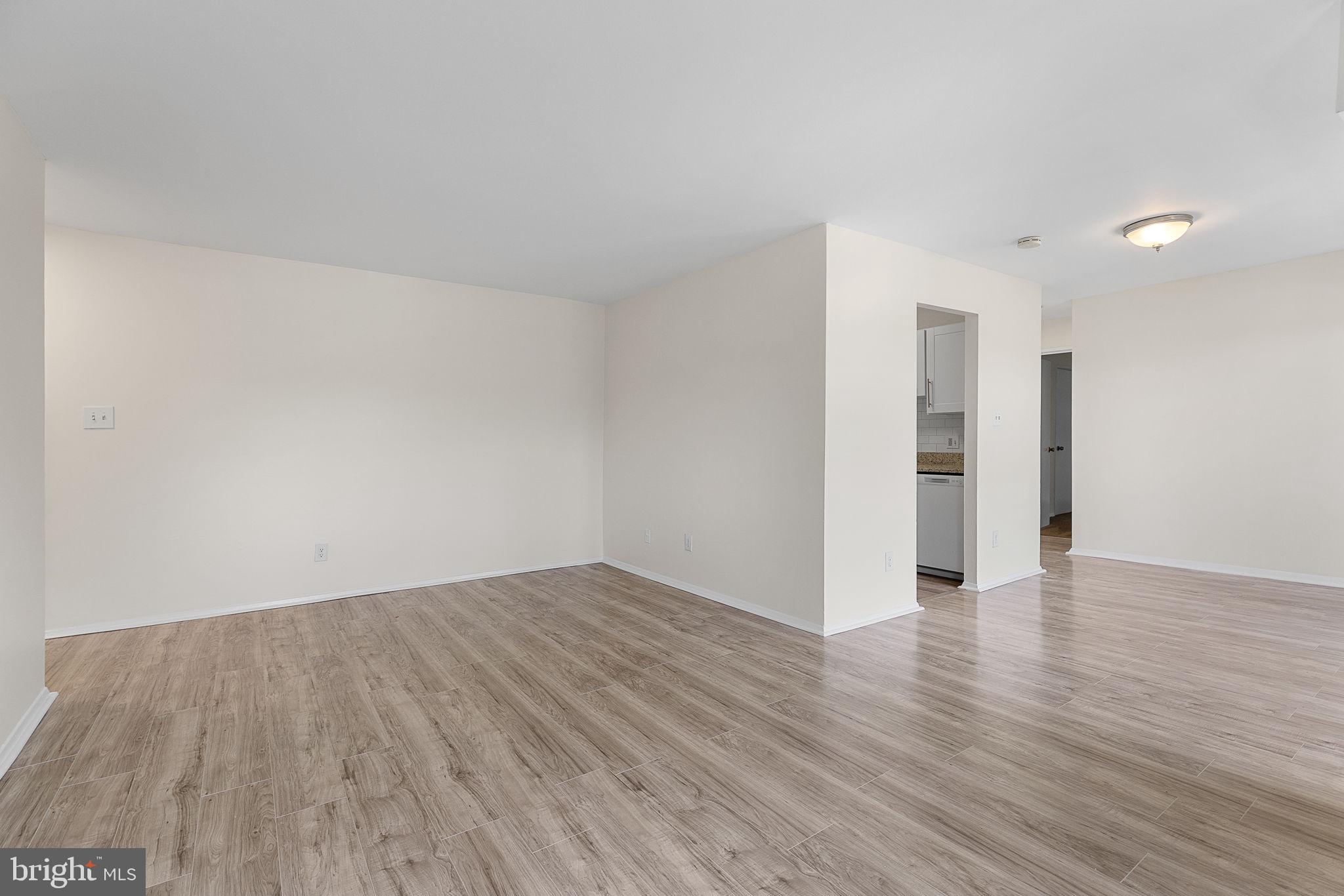 YORKTOWNE SQUARE - Residential Lease