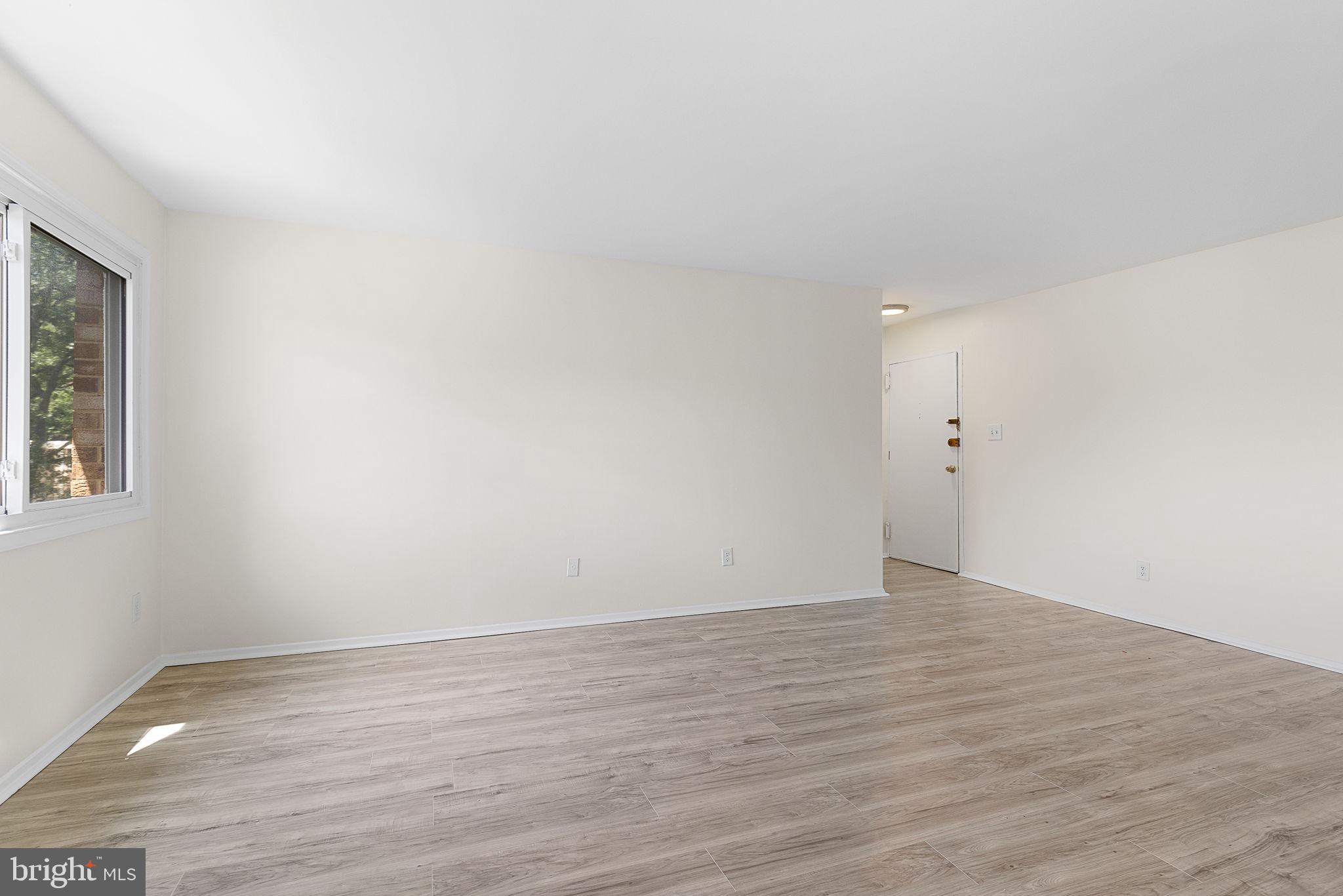 YORKTOWNE SQUARE - Residential Lease