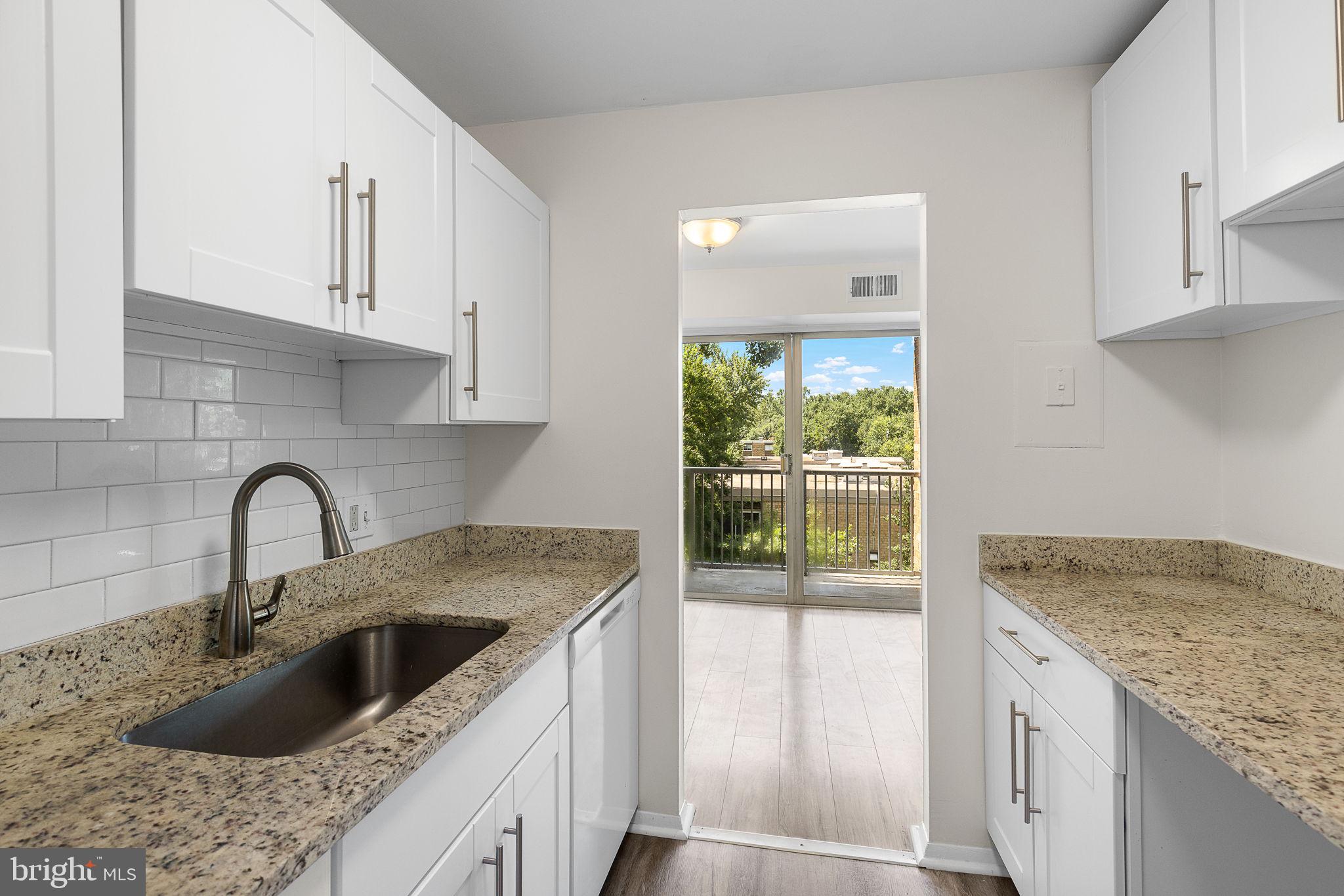 YORKTOWNE SQUARE - Residential Lease