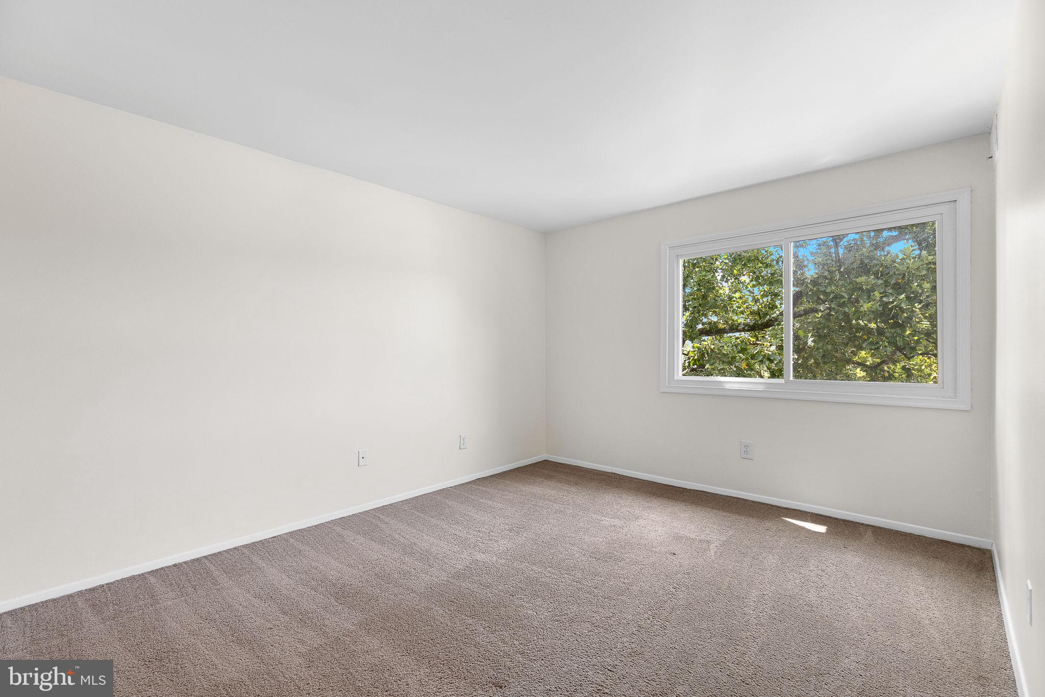 YORKTOWNE SQUARE - Residential Lease