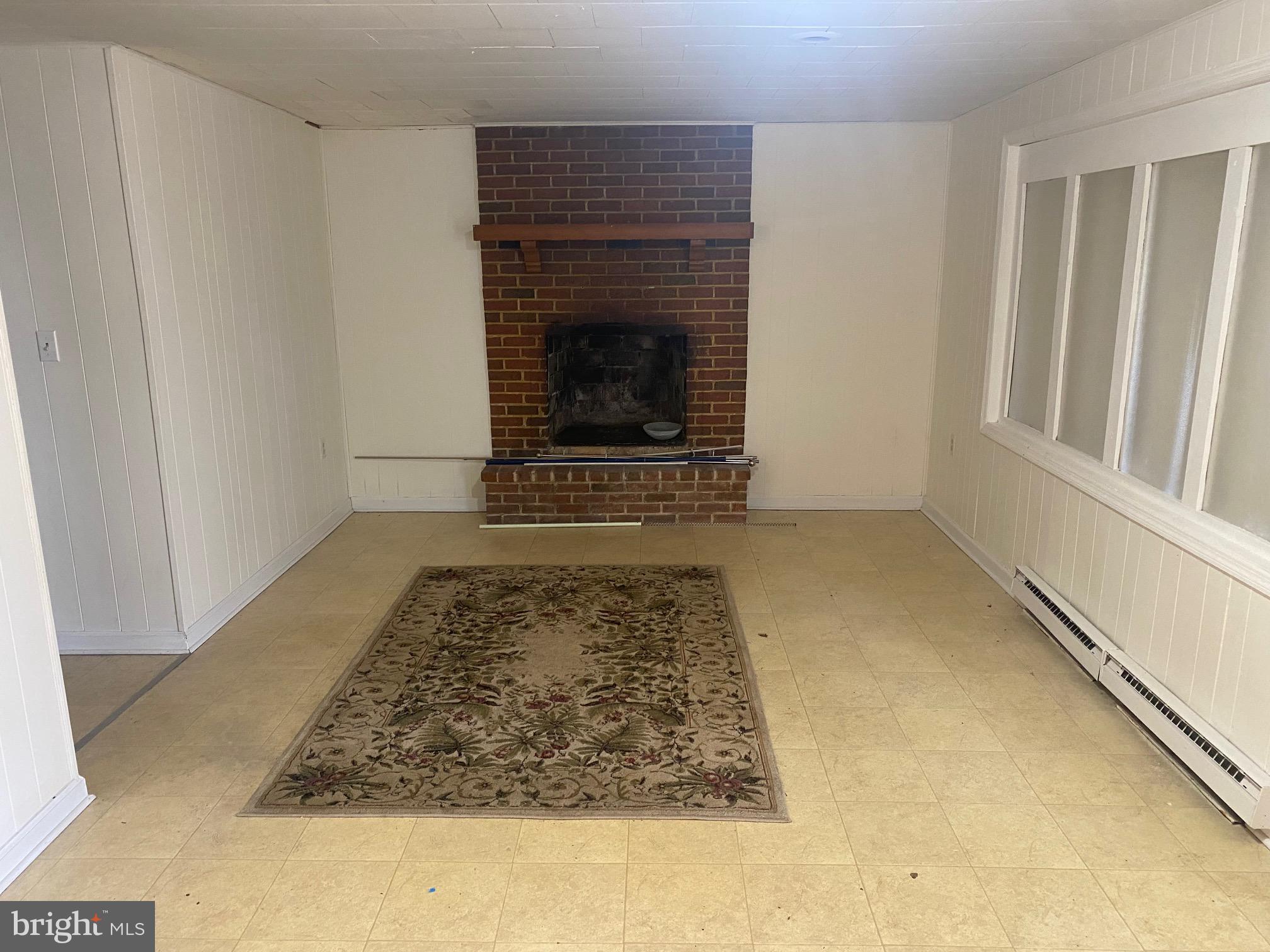 SLEEPY HOLLOW - Residential Lease