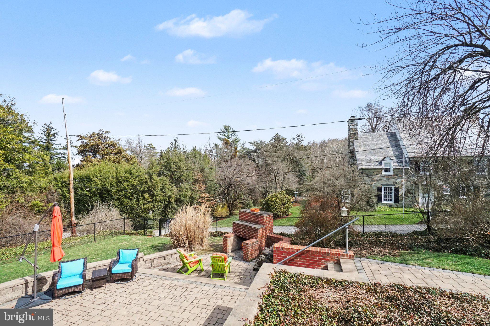 1353 CLOVER LANE
