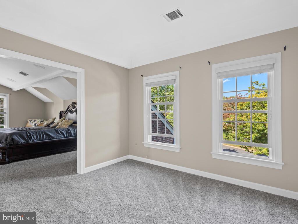 JAMES CREEK - Residential