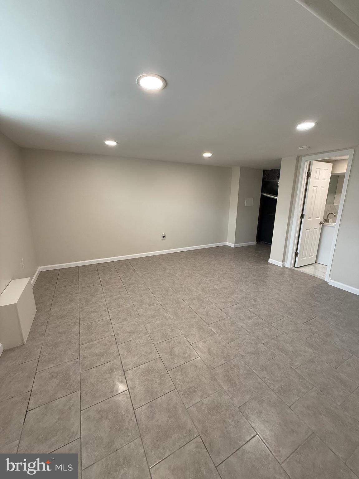 MAYFAIR - Residential