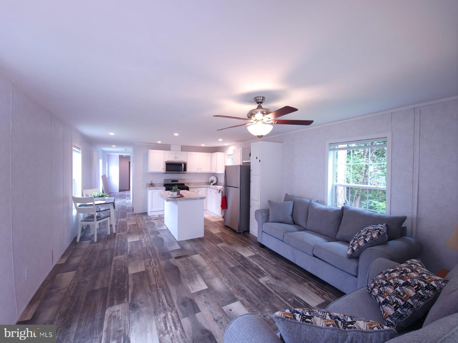 13 MONTROSE BOULEVARD