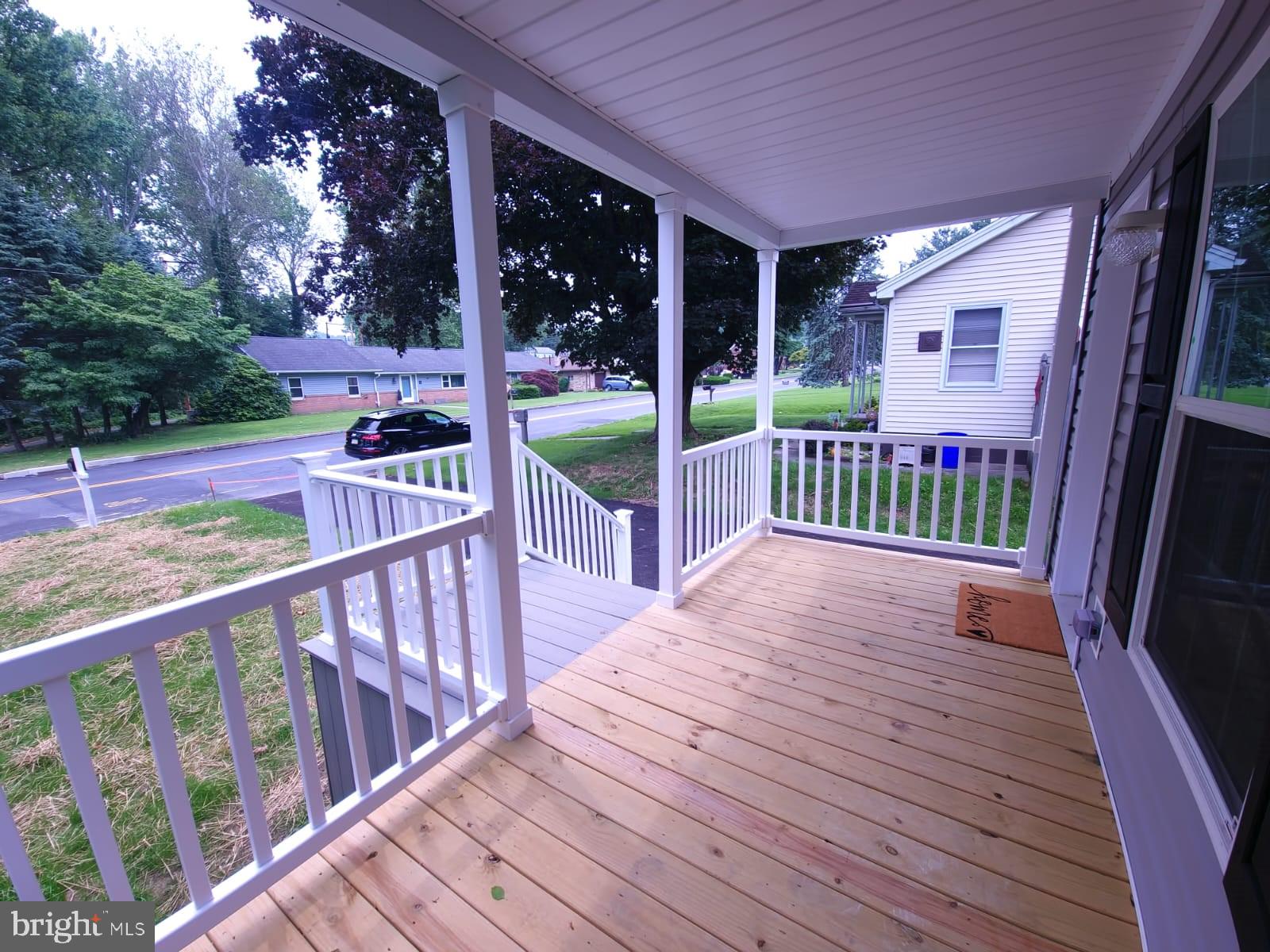 13 MONTROSE BOULEVARD
