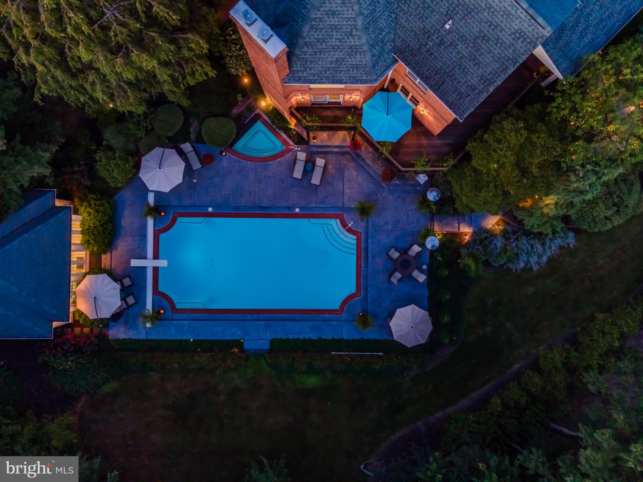 WHITE OAKS - Residential