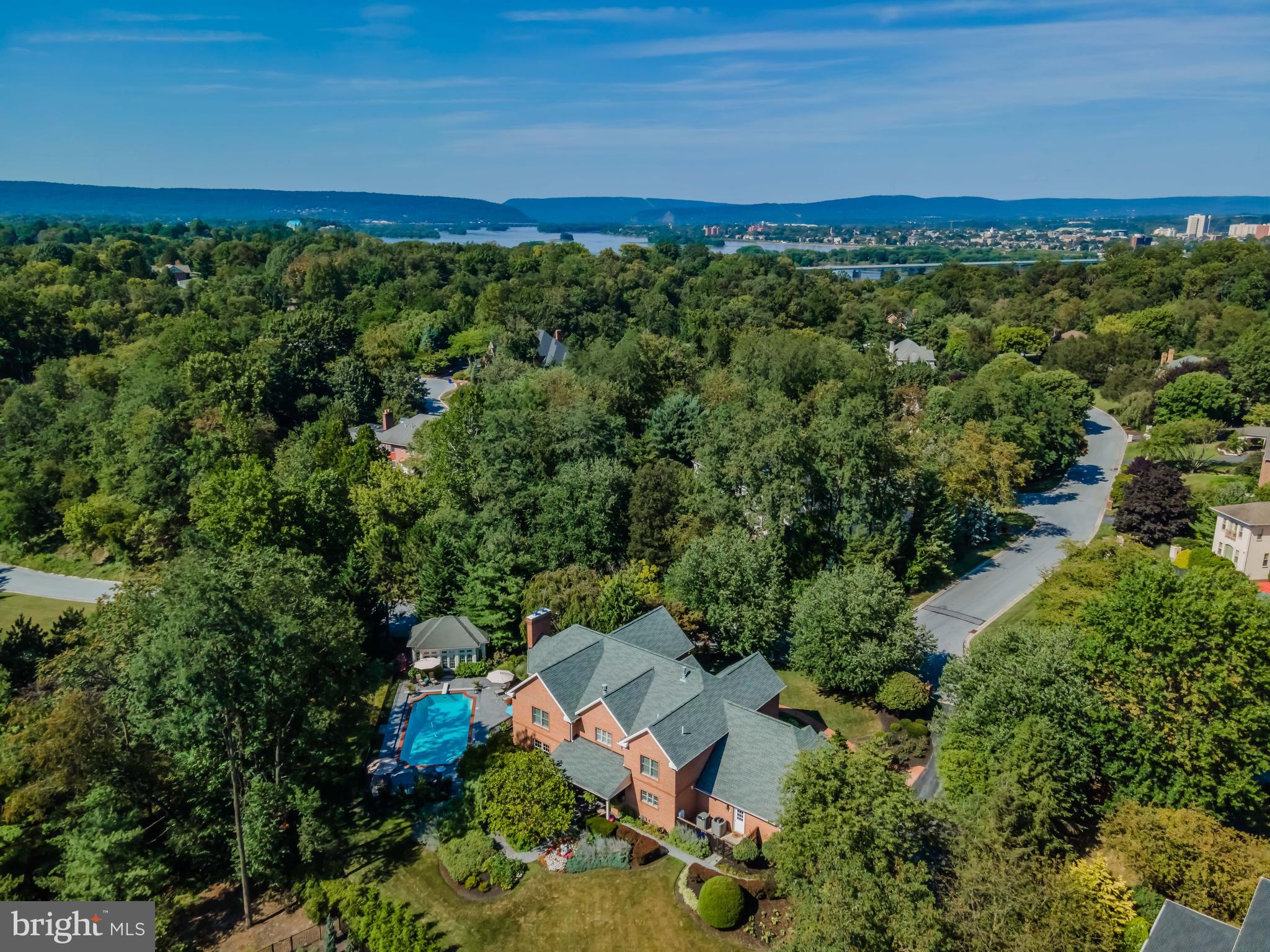 WHITE OAKS - Residential