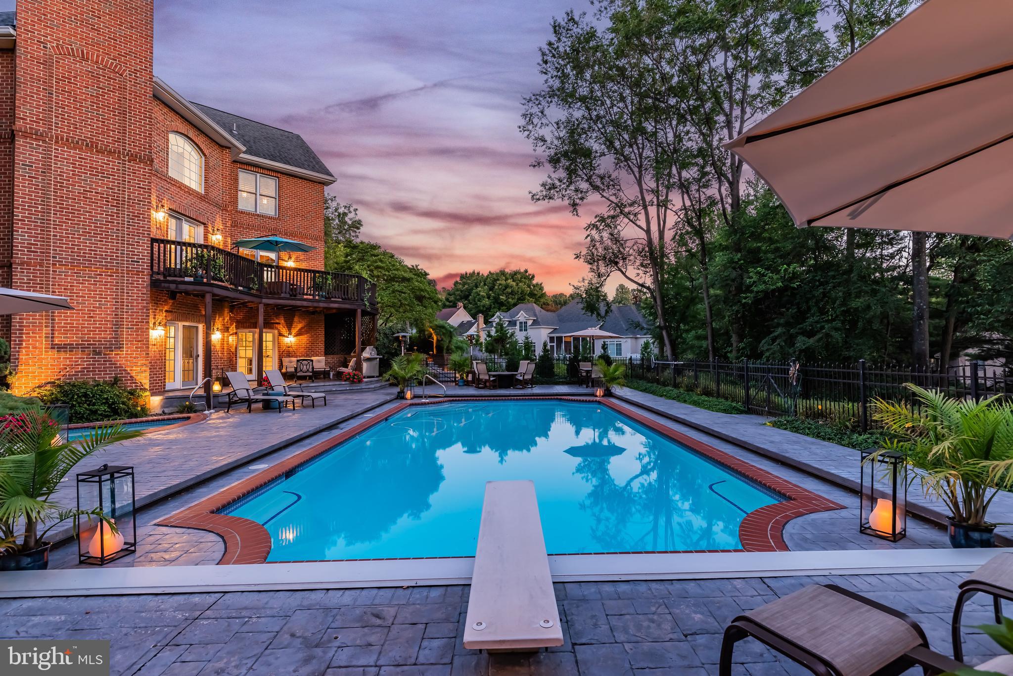 WHITE OAKS - Residential