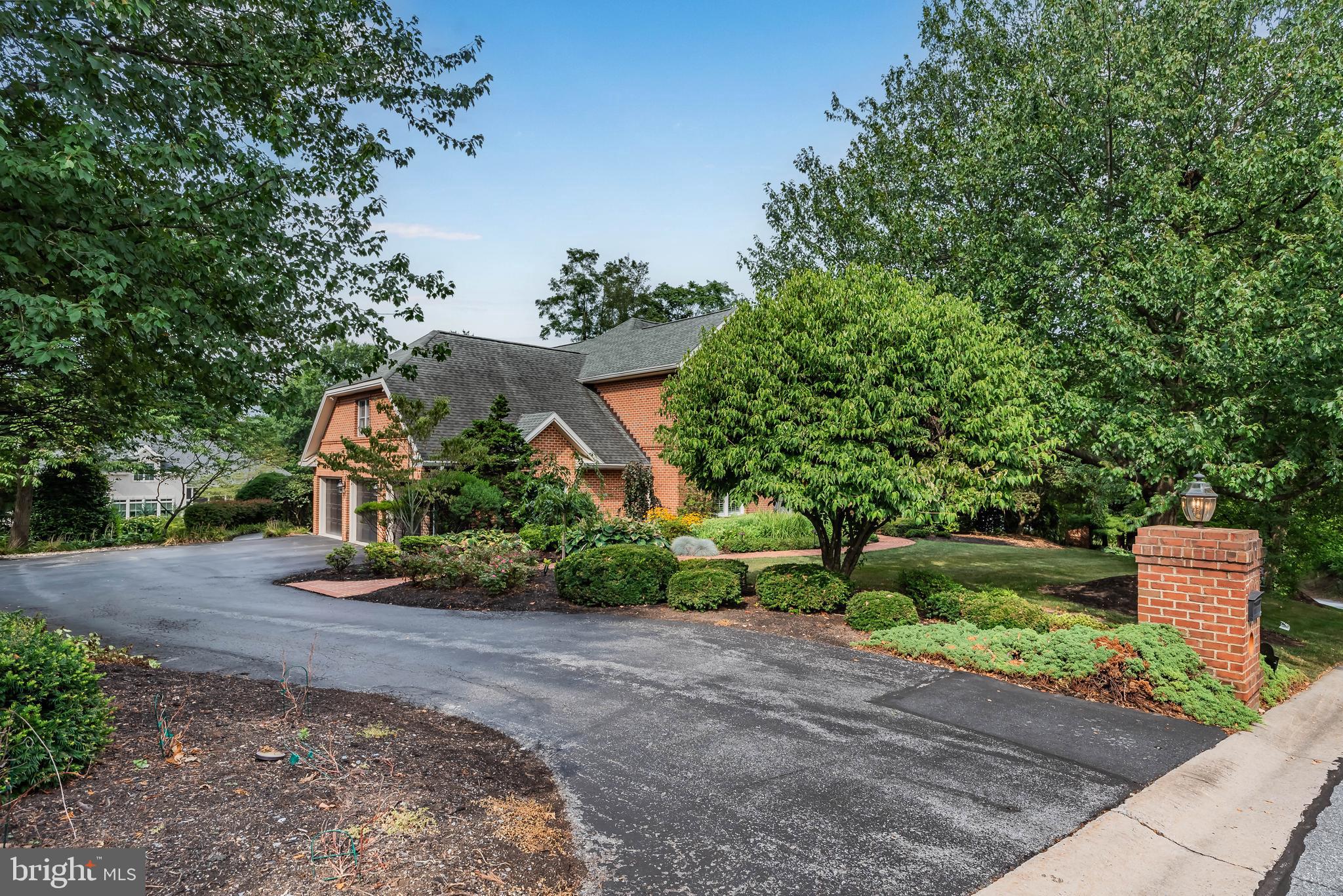 WHITE OAKS - Residential