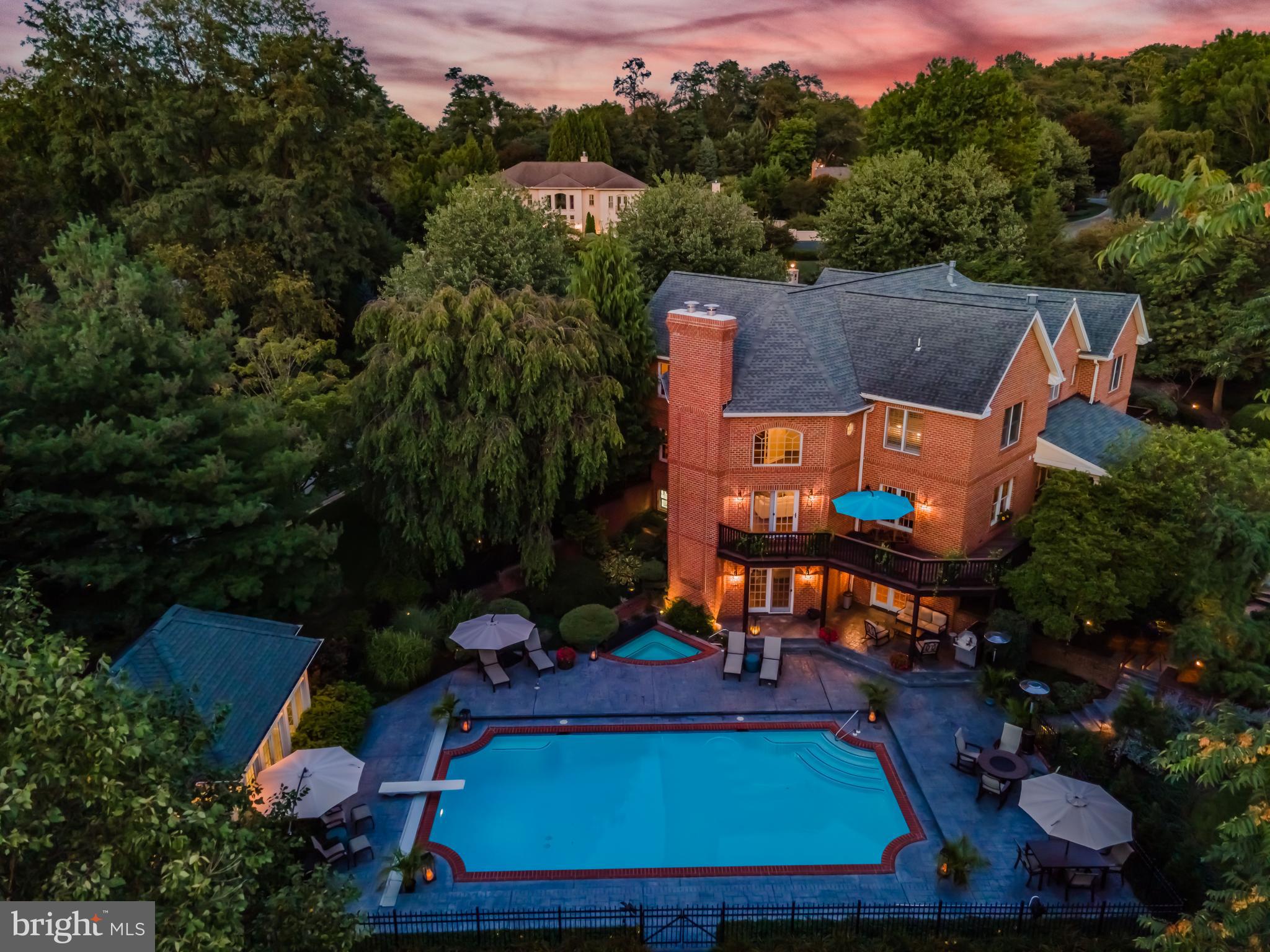 WHITE OAKS - Residential