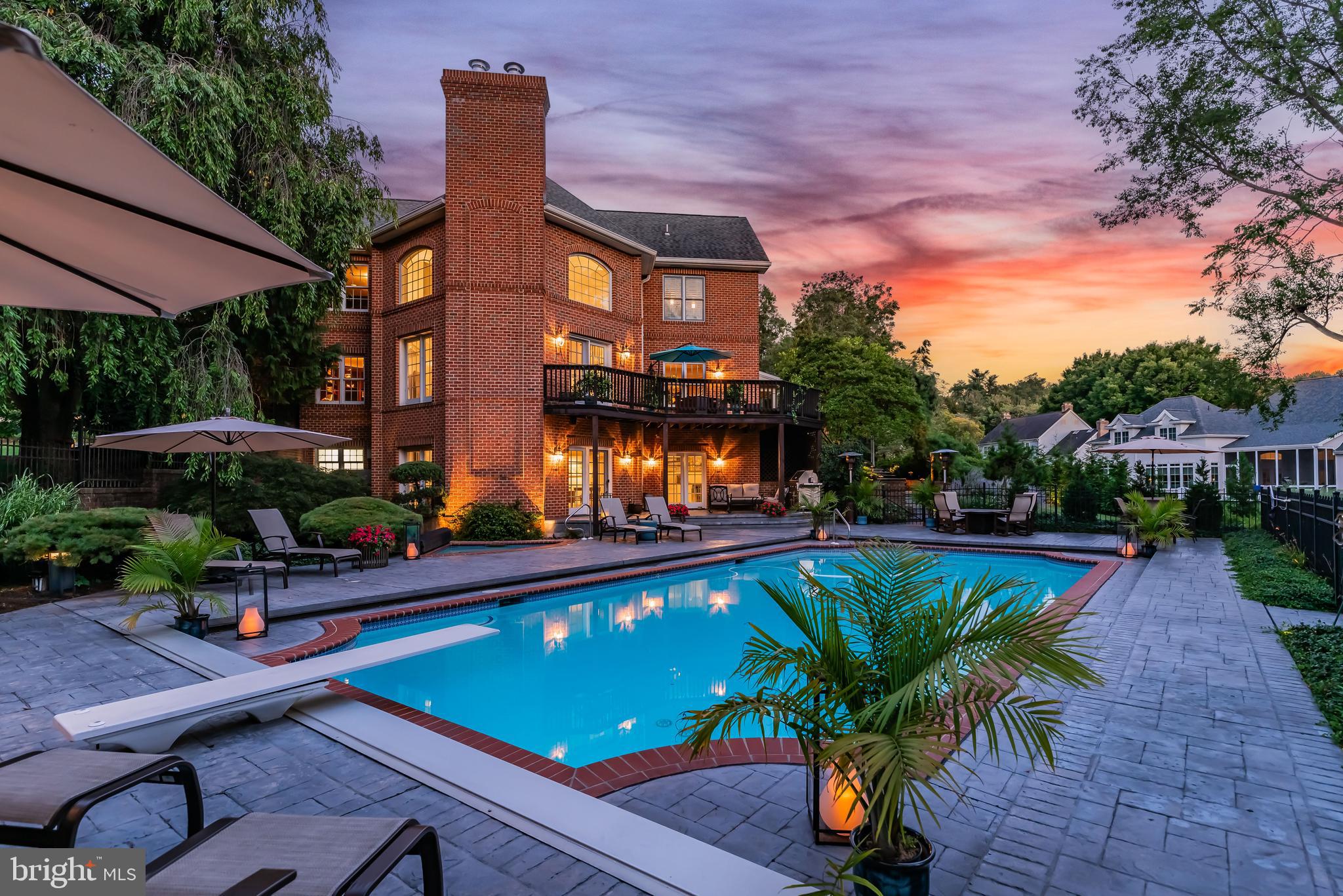 WHITE OAKS - Residential