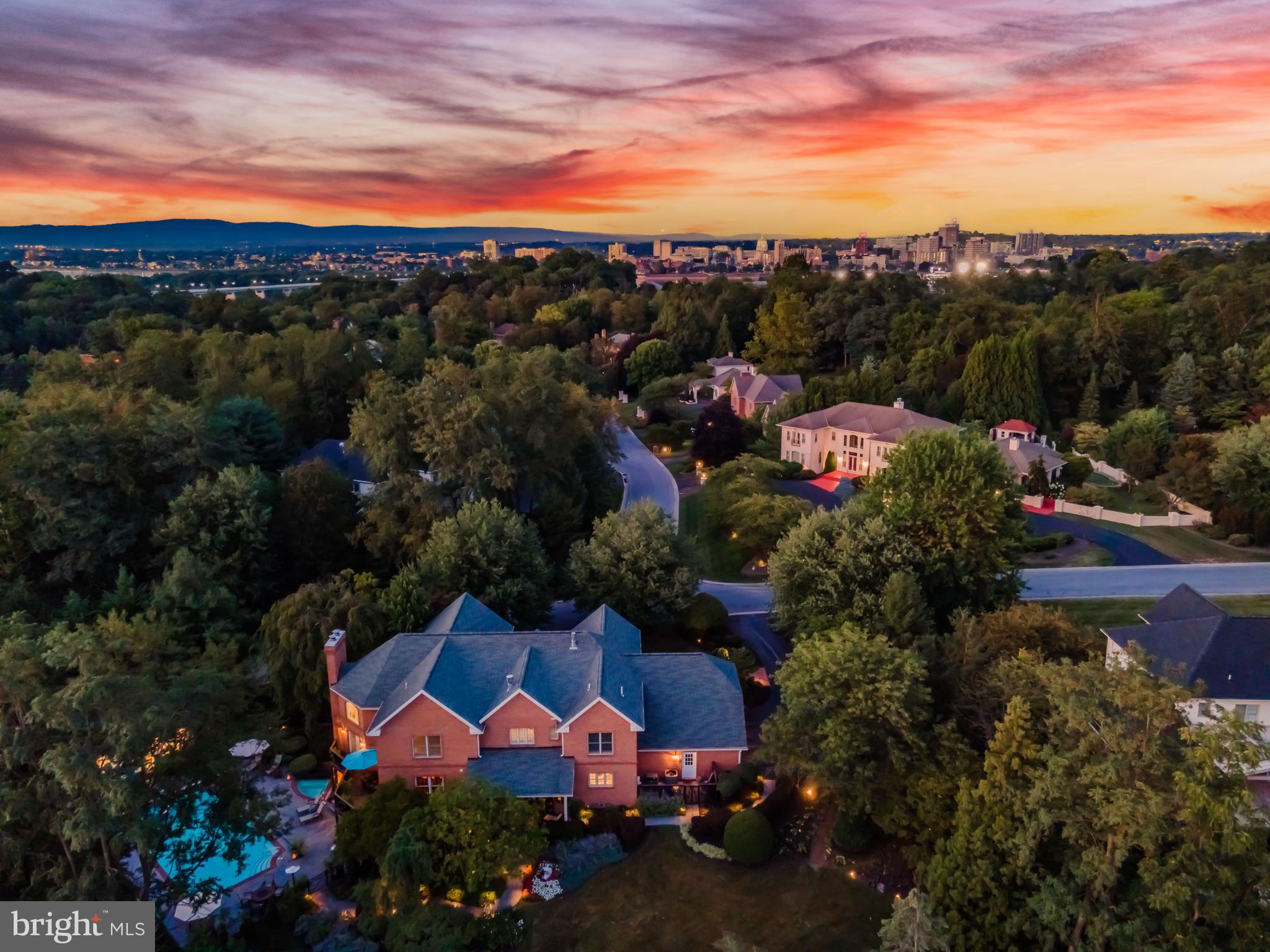 WHITE OAKS - Residential