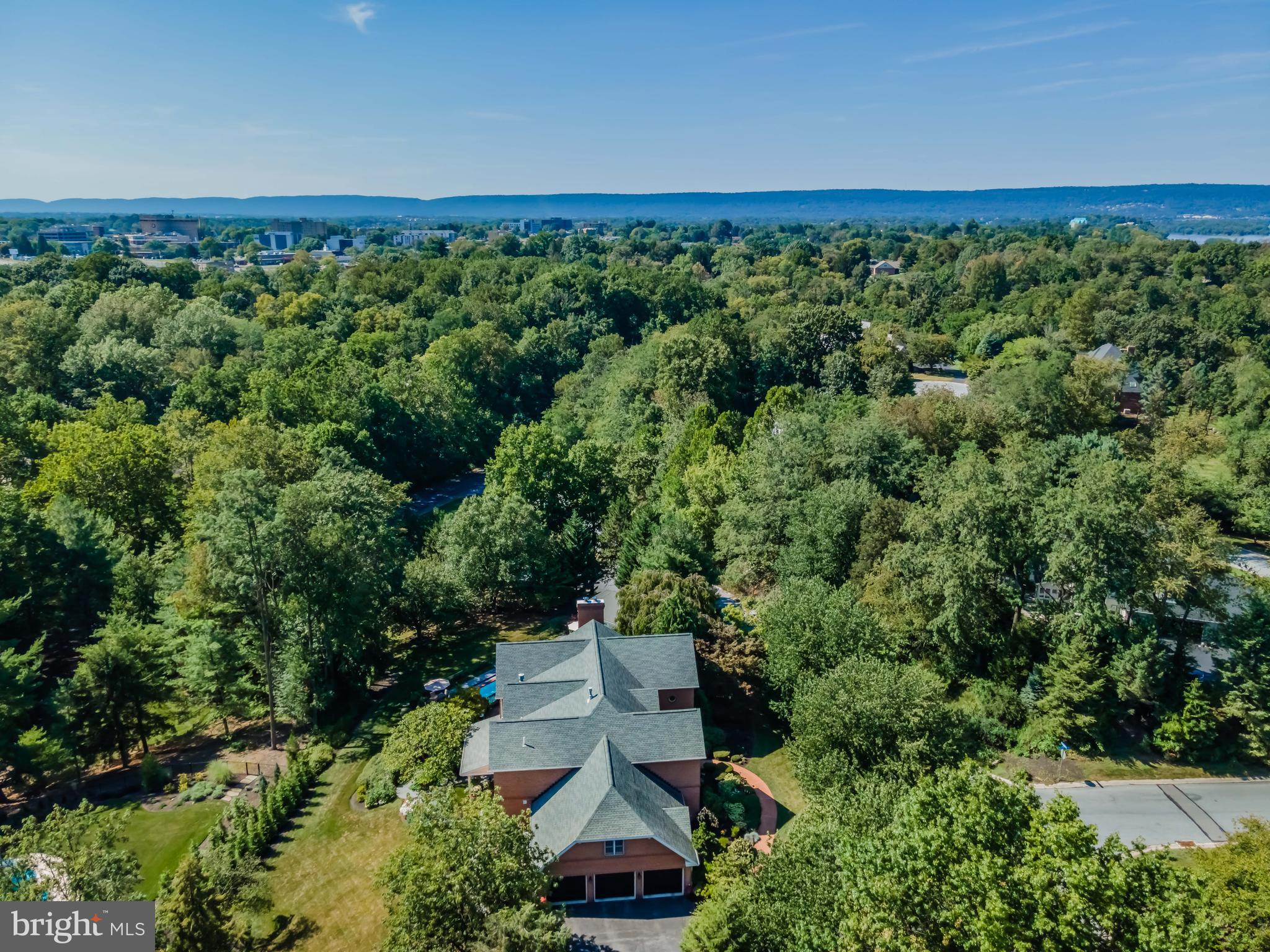 WHITE OAKS - Residential