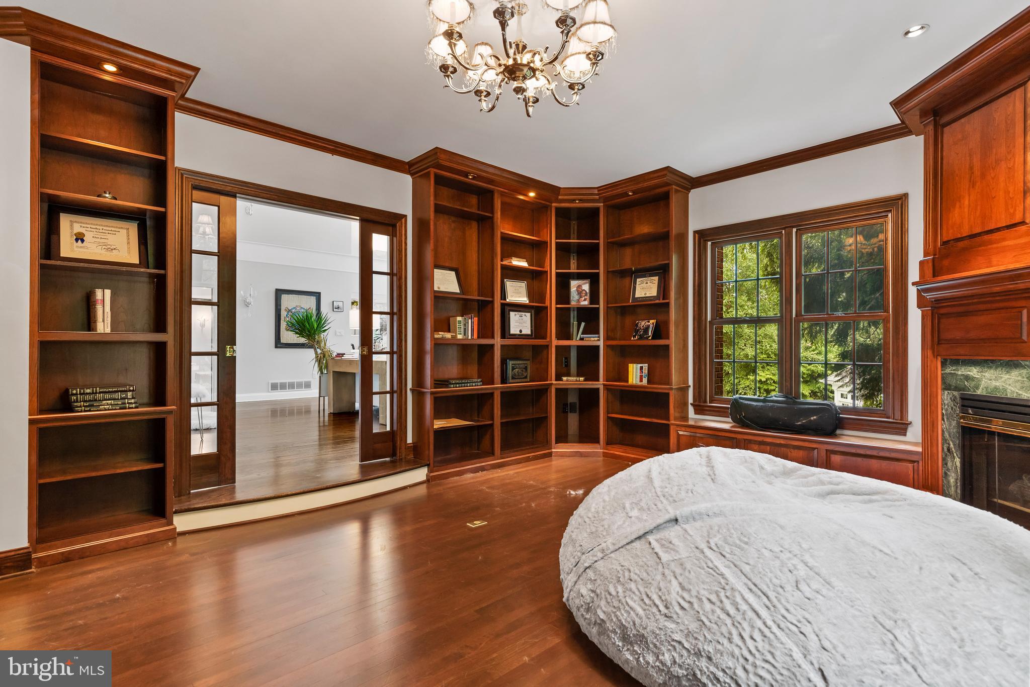 WHITE OAKS - Residential