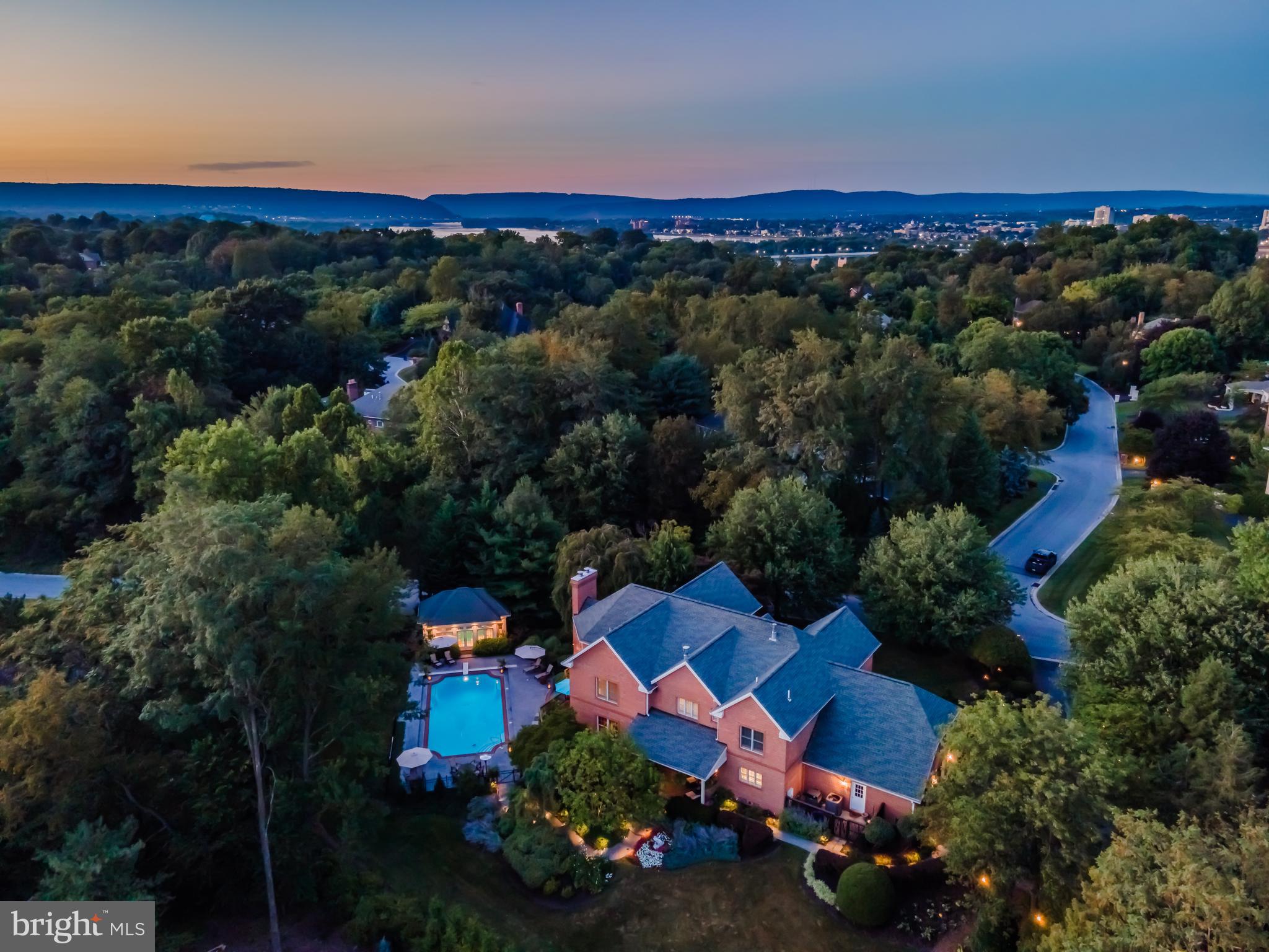 WHITE OAKS - Residential