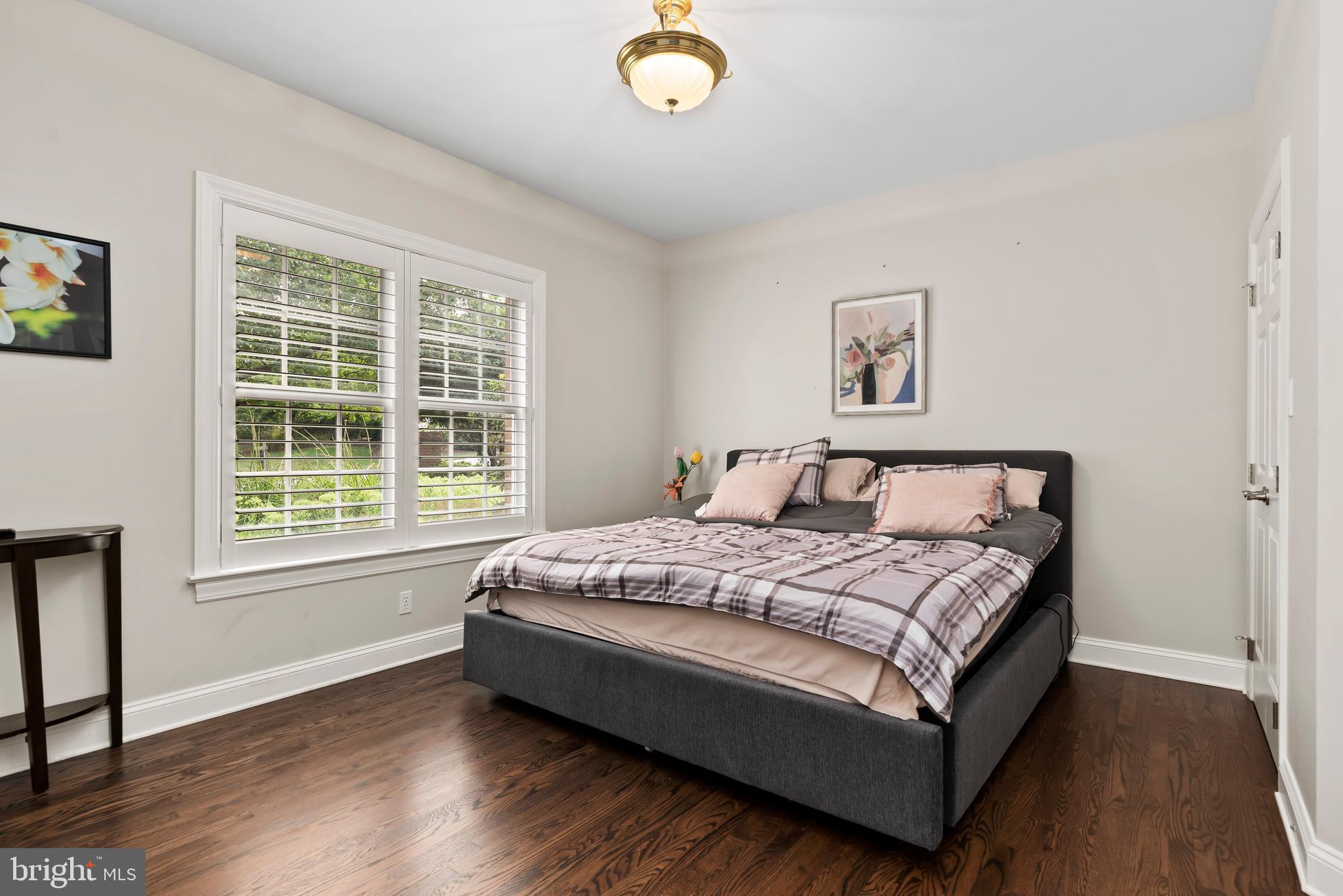 WHITE OAKS - Residential