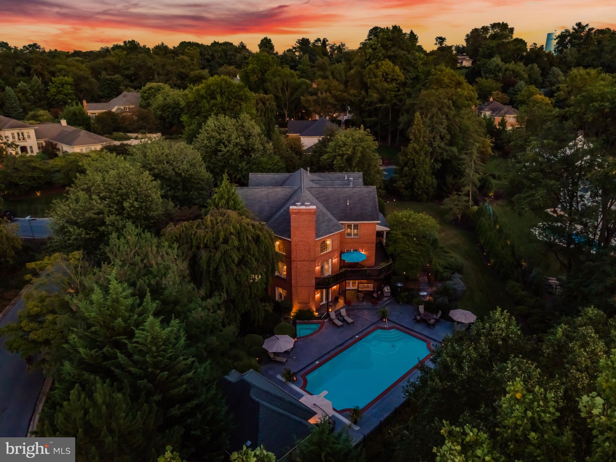 WHITE OAKS - Residential