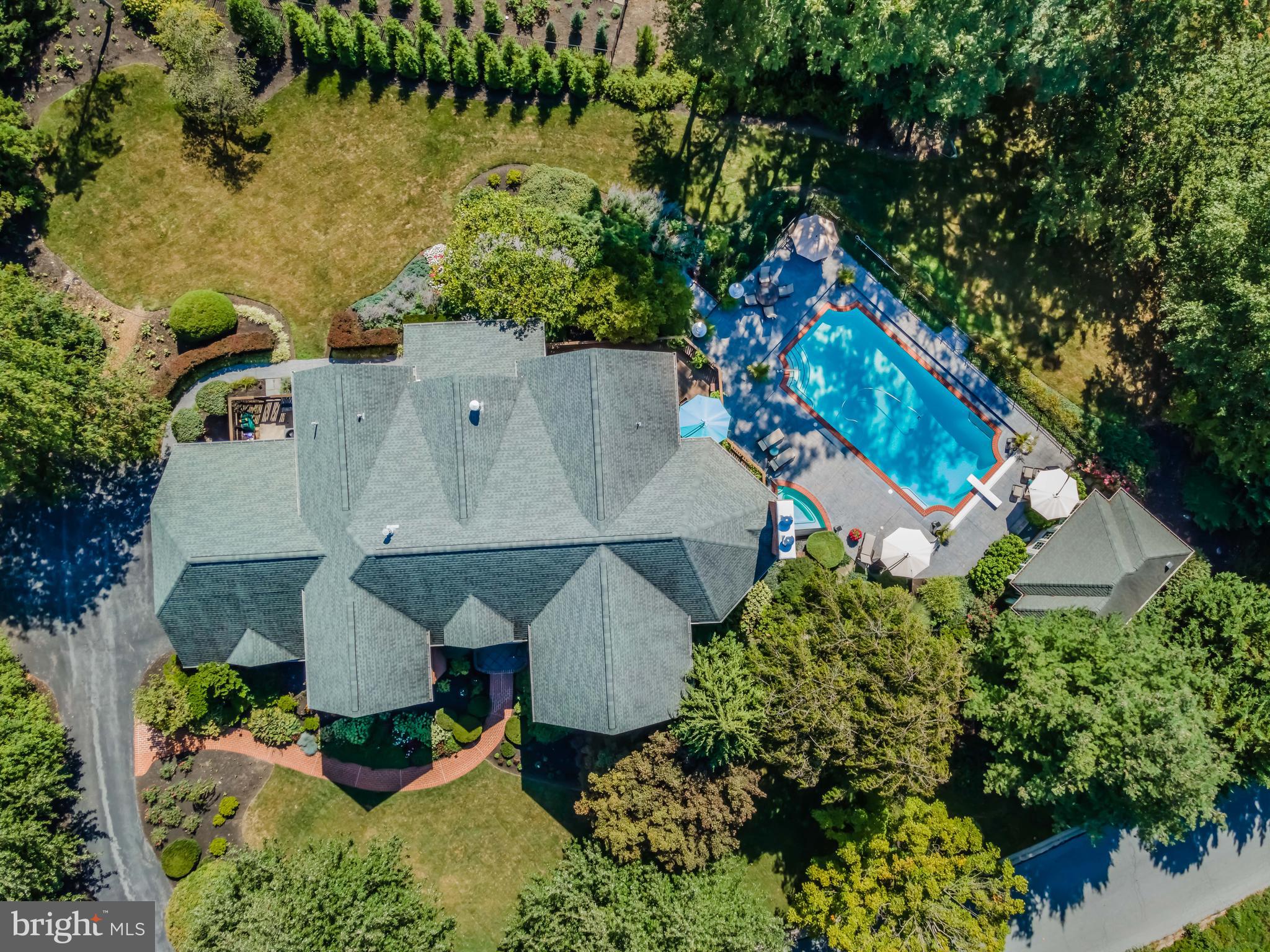 WHITE OAKS - Residential