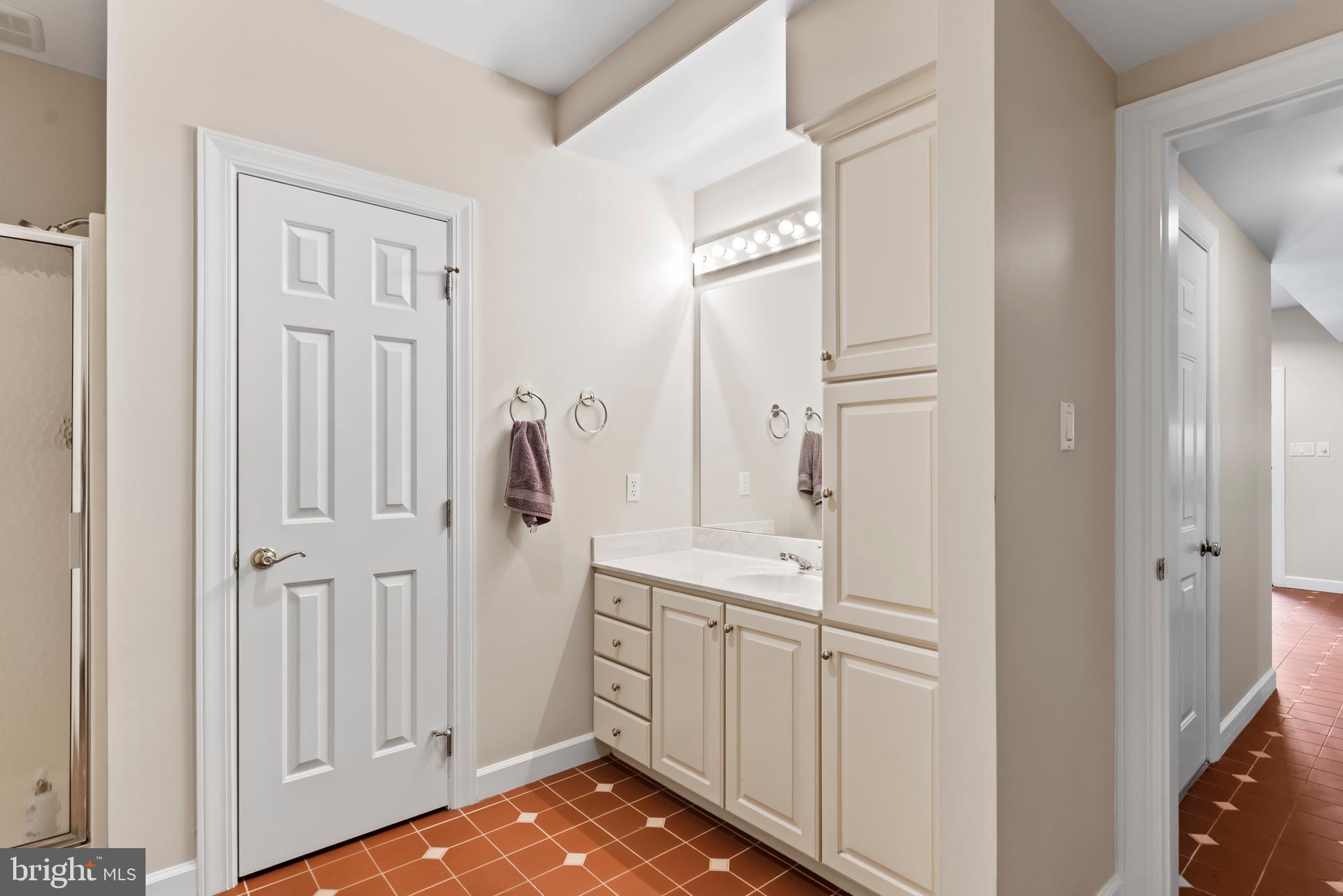 WHITE OAKS - Residential