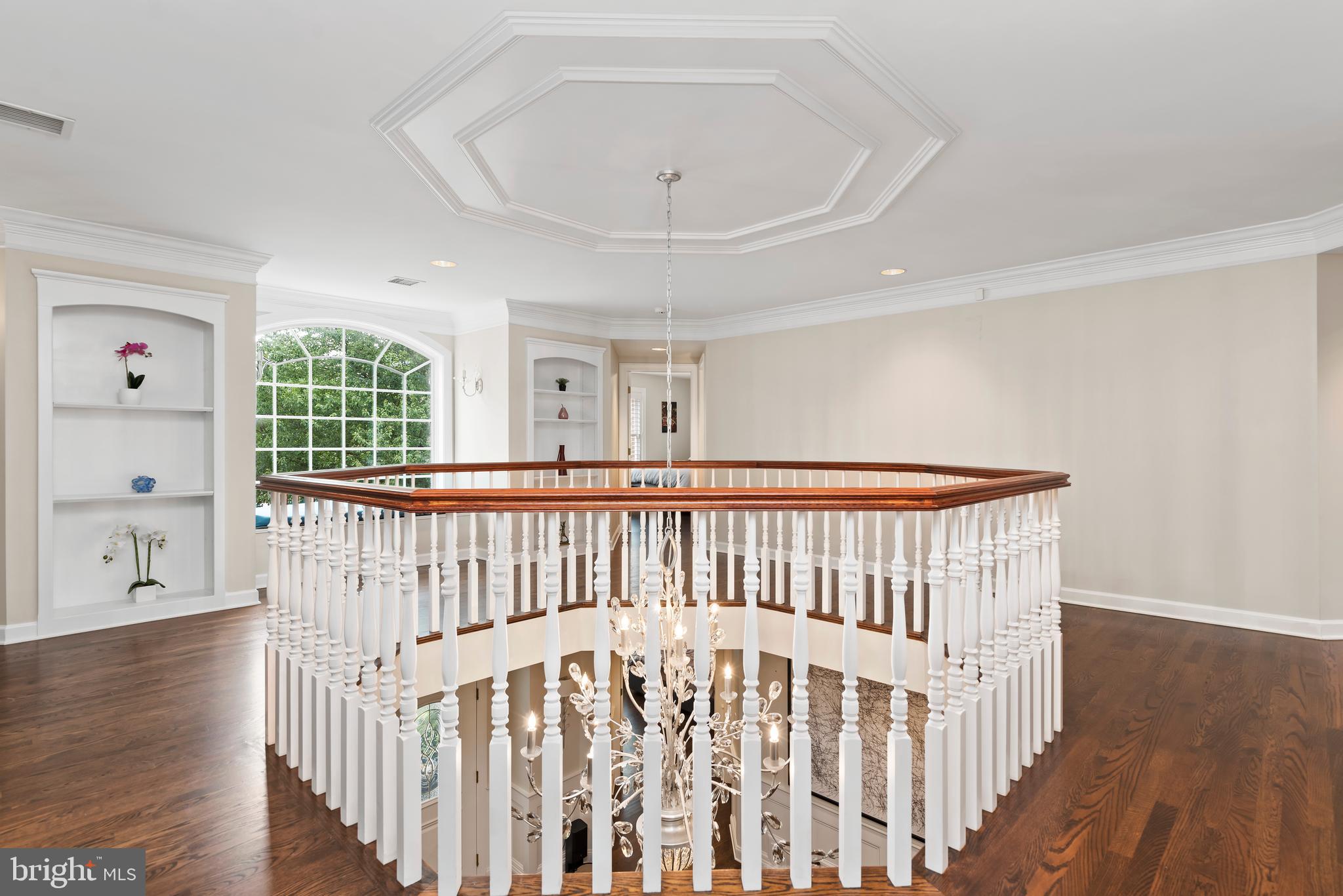 WHITE OAKS - Residential