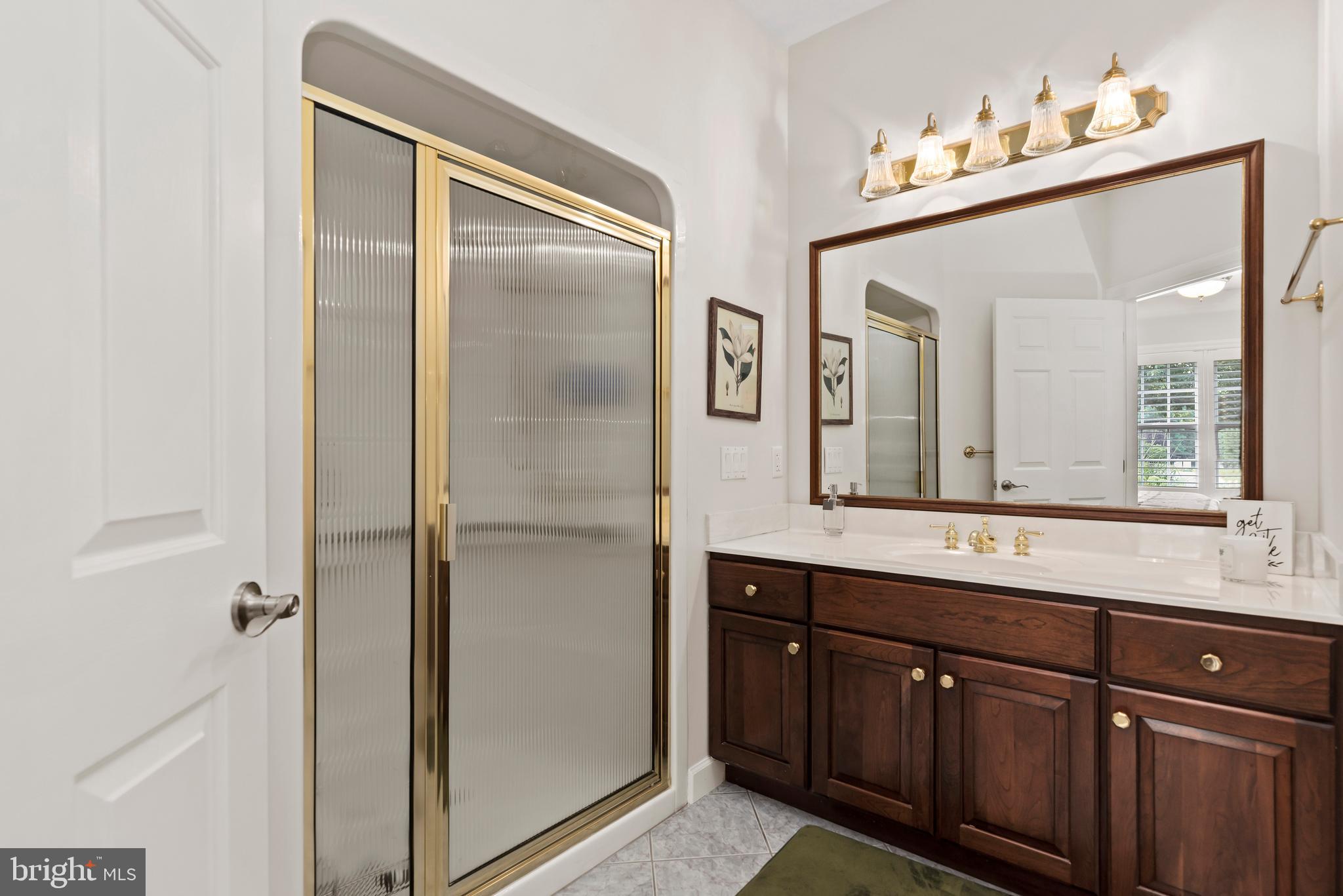 WHITE OAKS - Residential