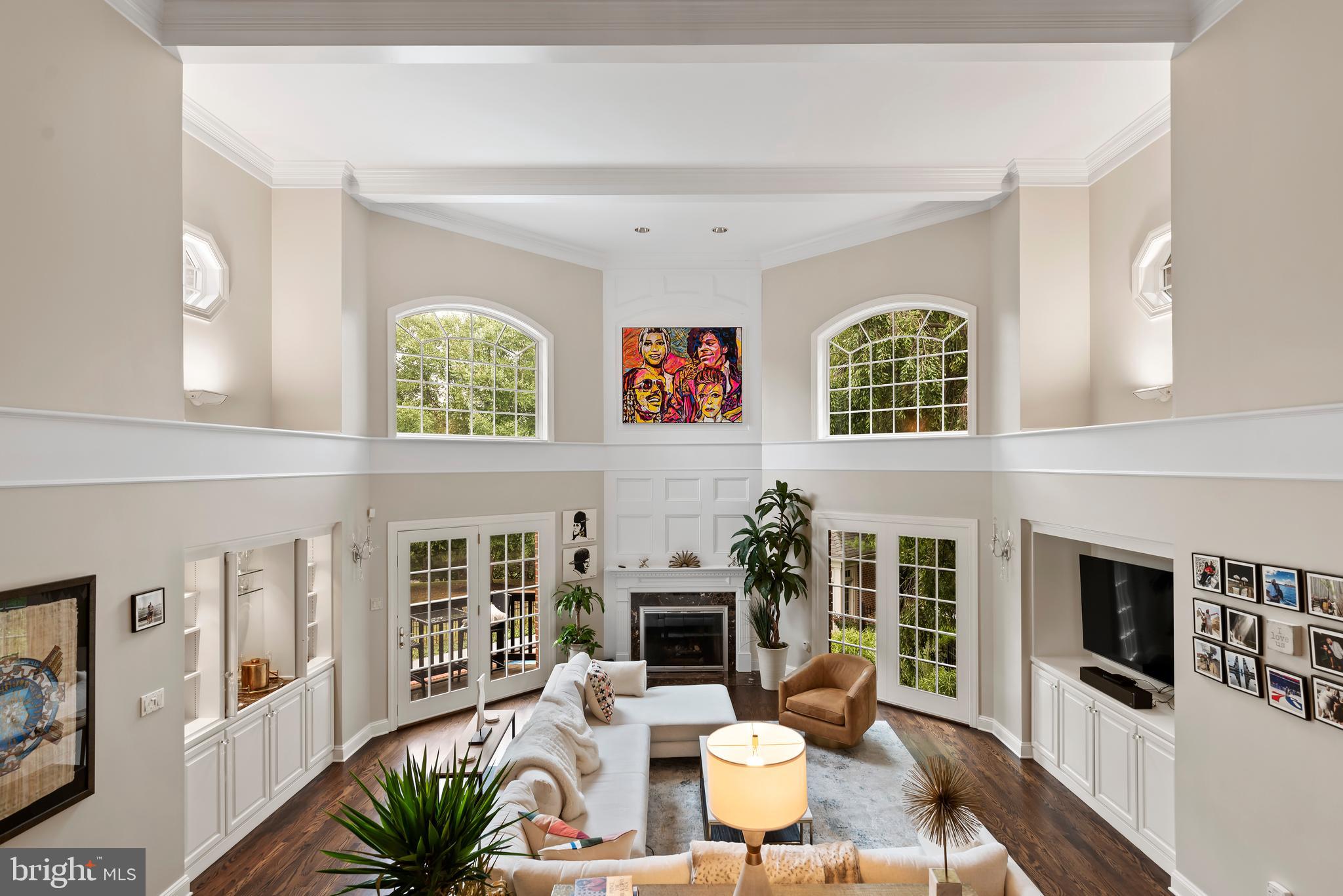 WHITE OAKS - Residential