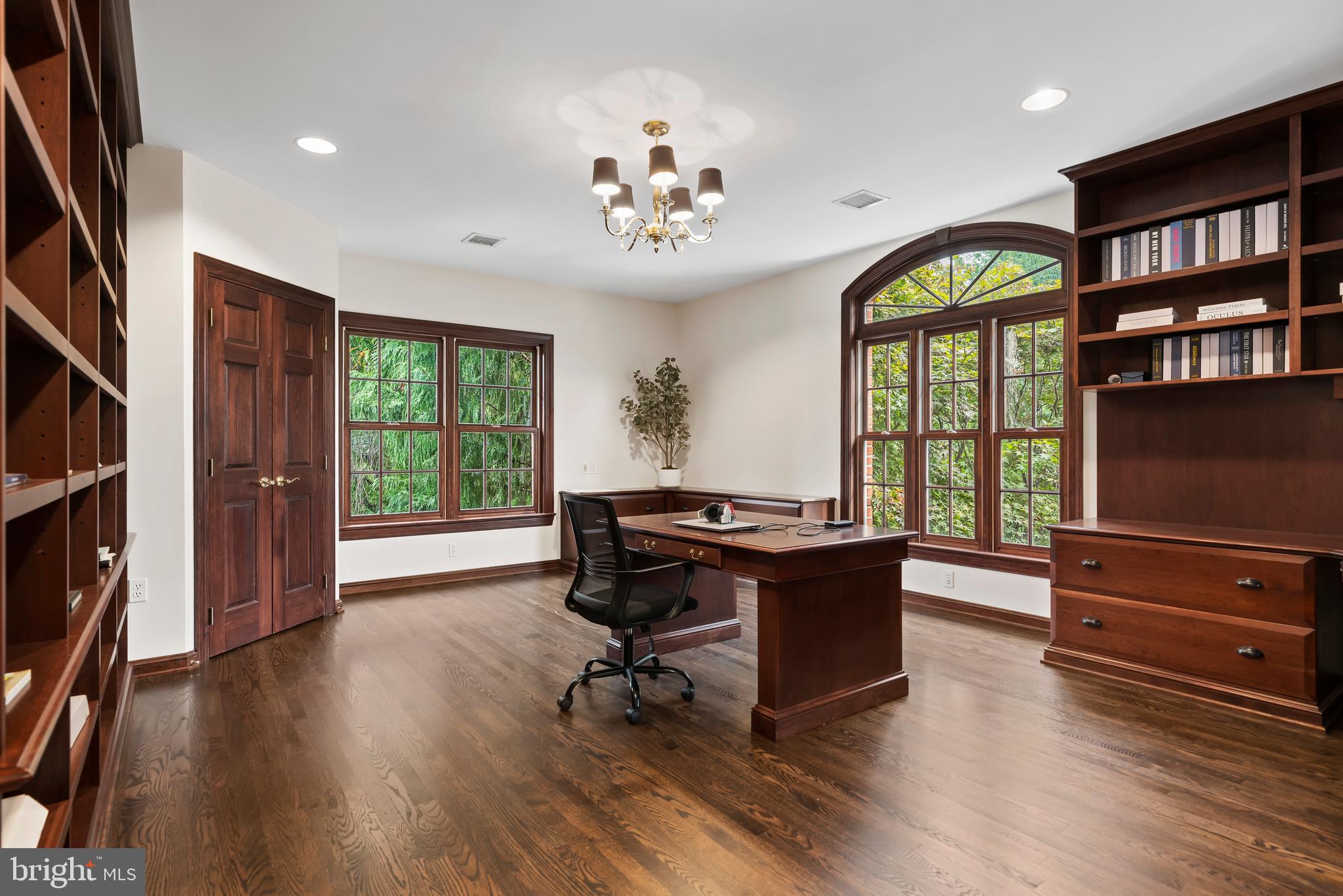 WHITE OAKS - Residential