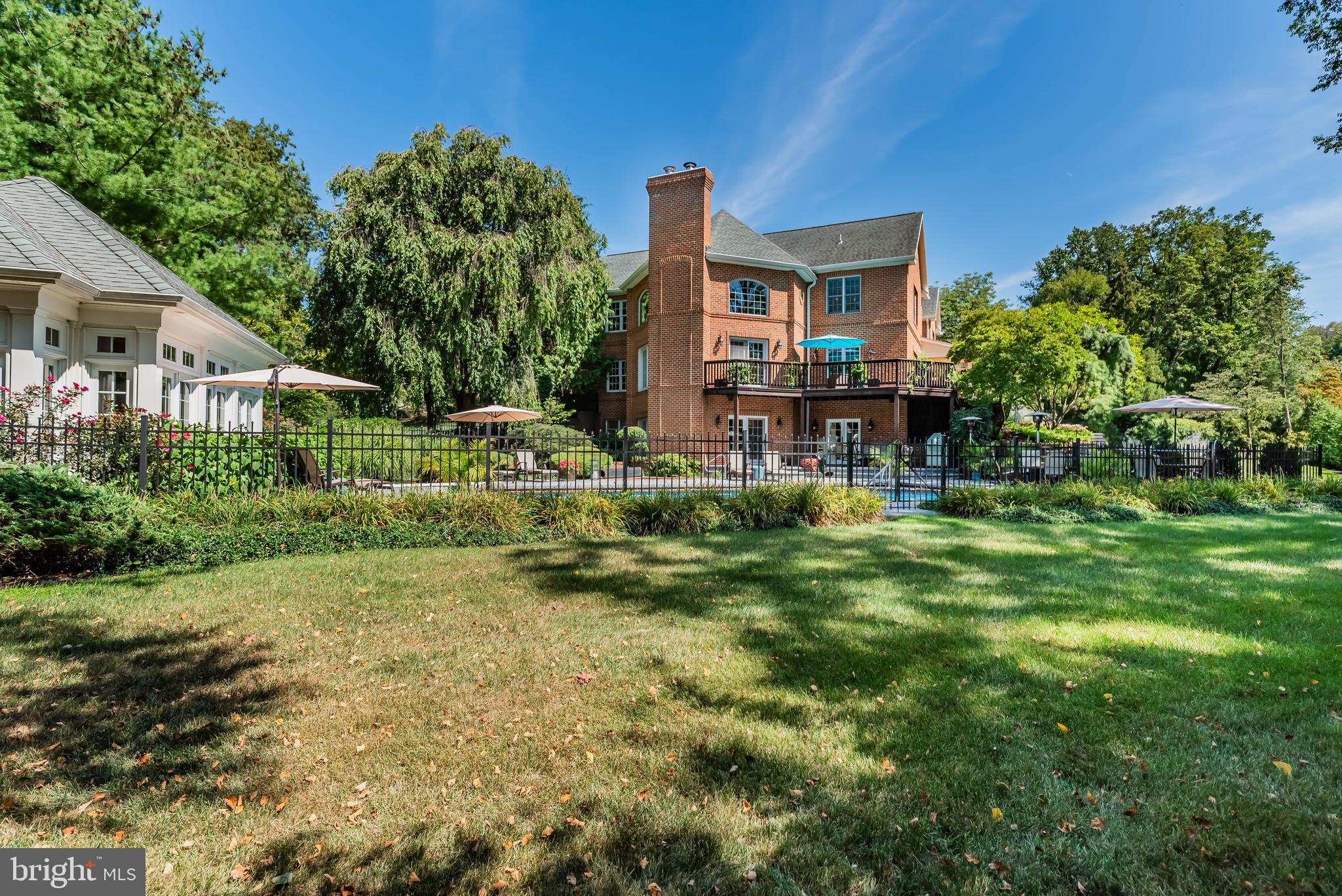 WHITE OAKS - Residential