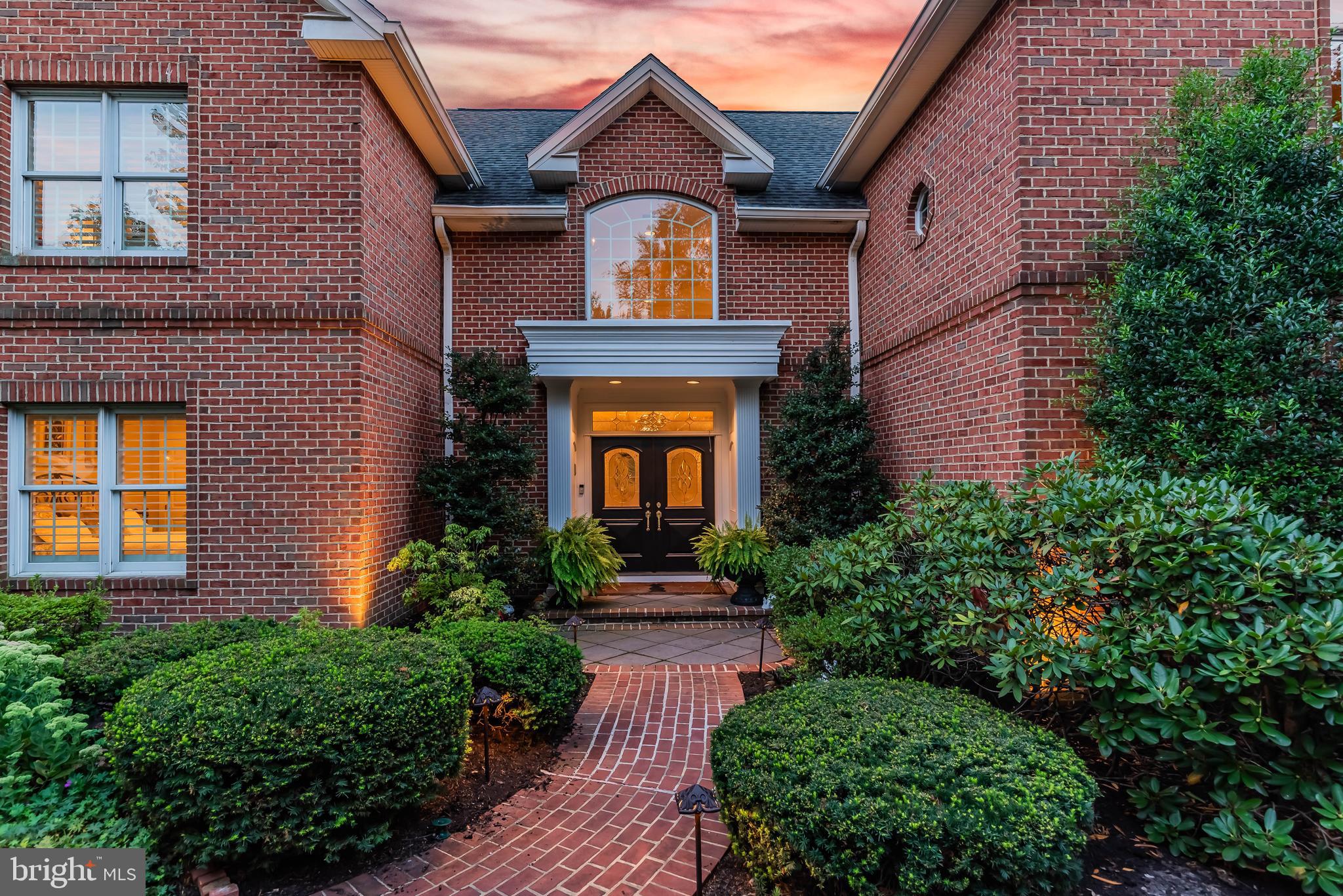 WHITE OAKS - Residential