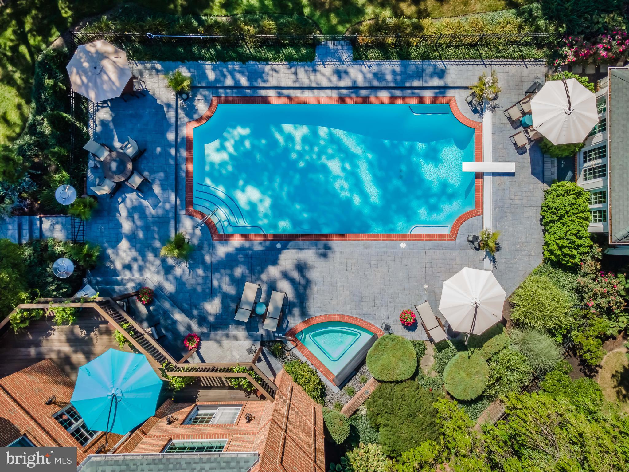 WHITE OAKS - Residential