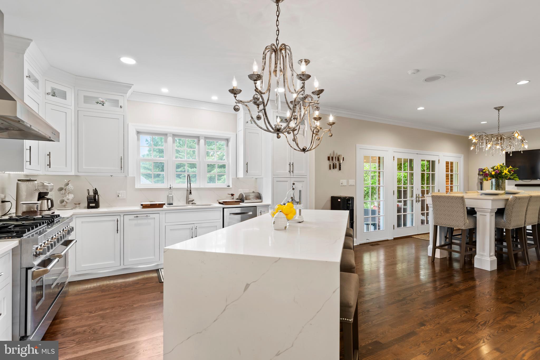 WHITE OAKS - Residential