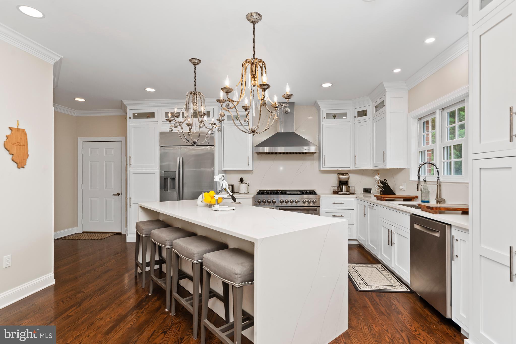 WHITE OAKS - Residential