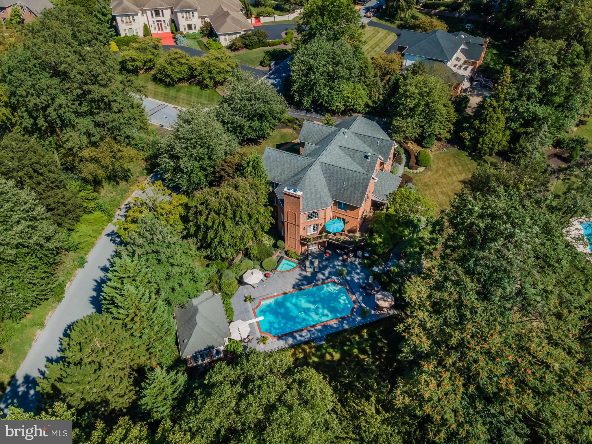 WHITE OAKS - Residential