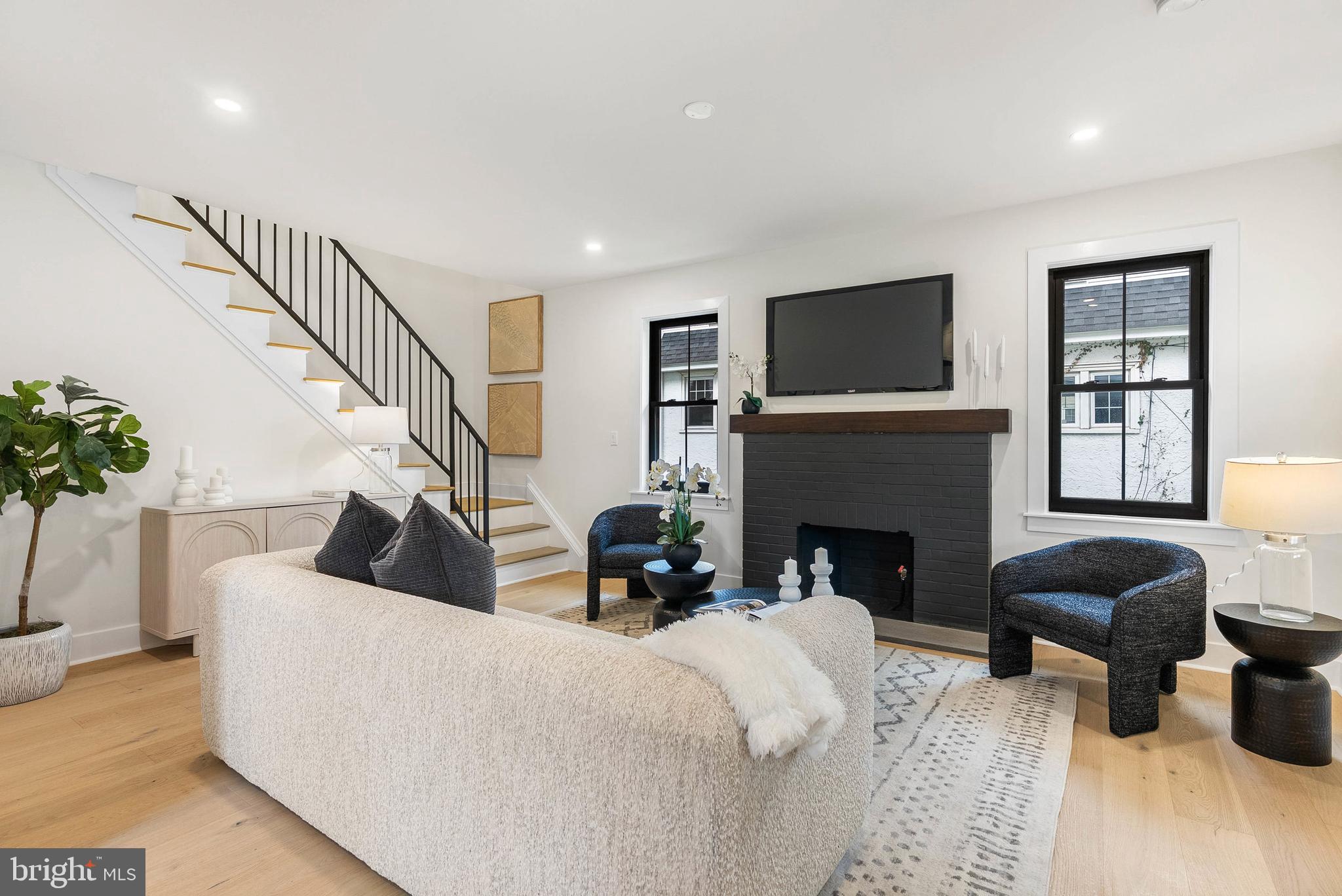 OAKMONT - Residential