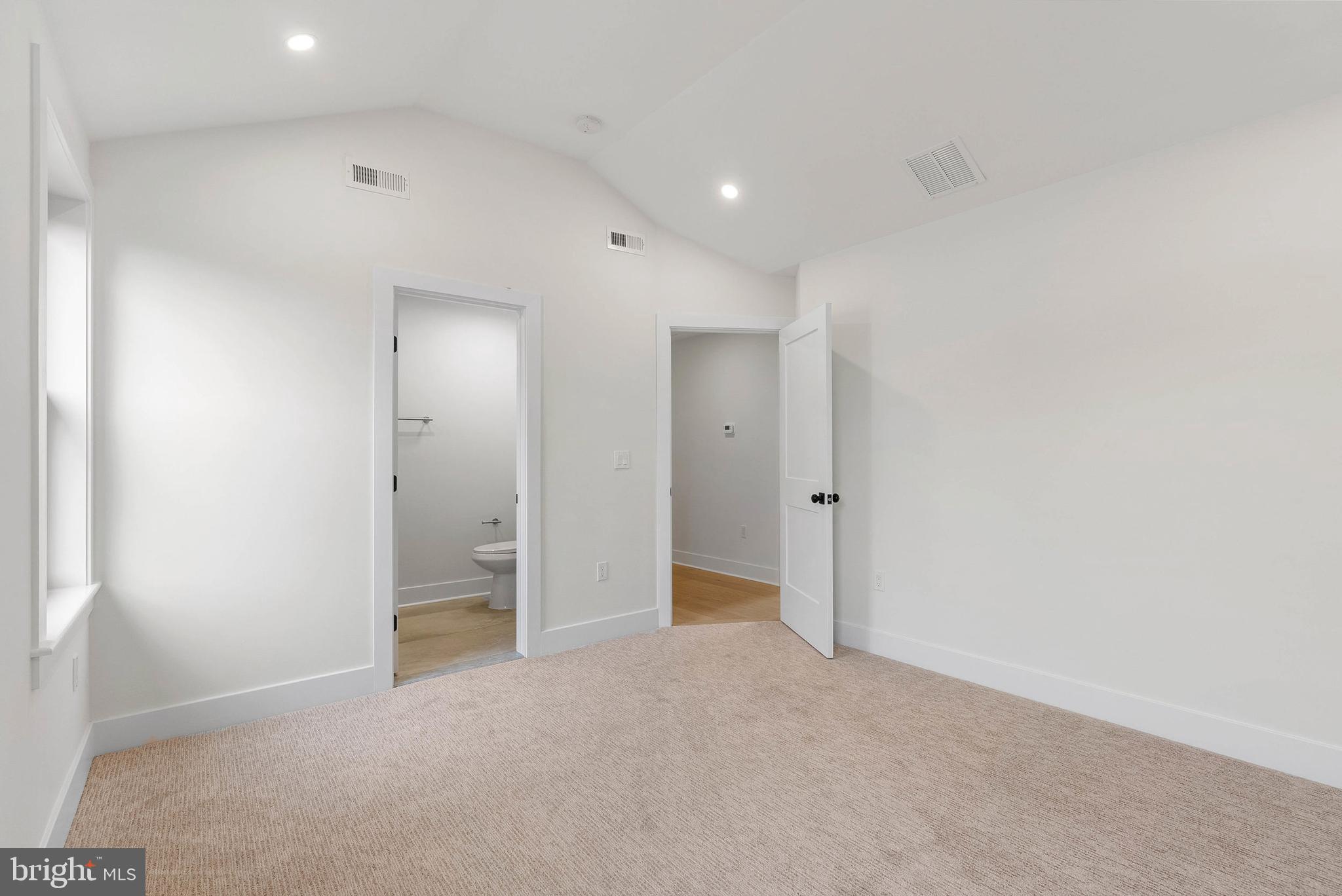 OAKMONT - Residential