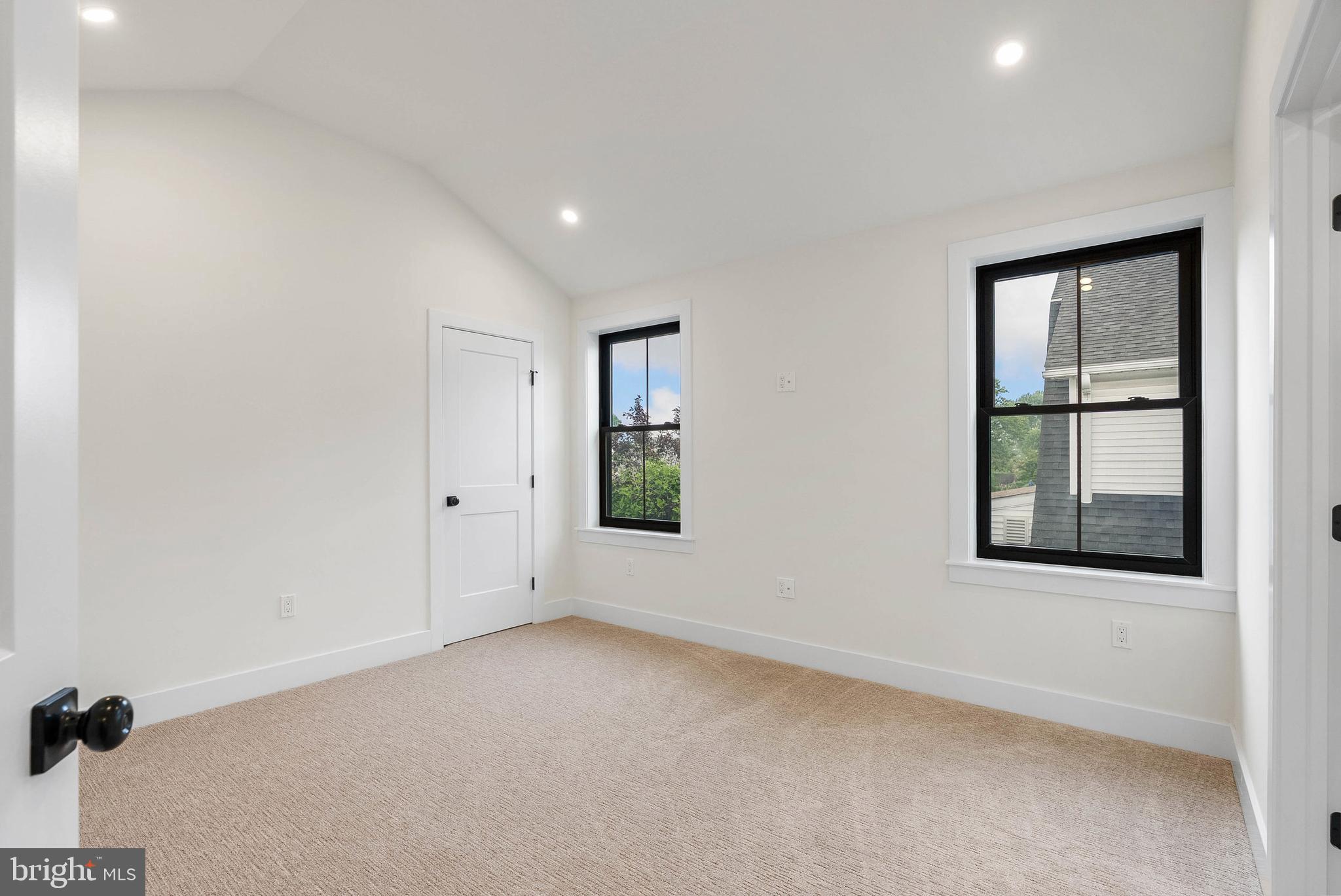 OAKMONT - Residential