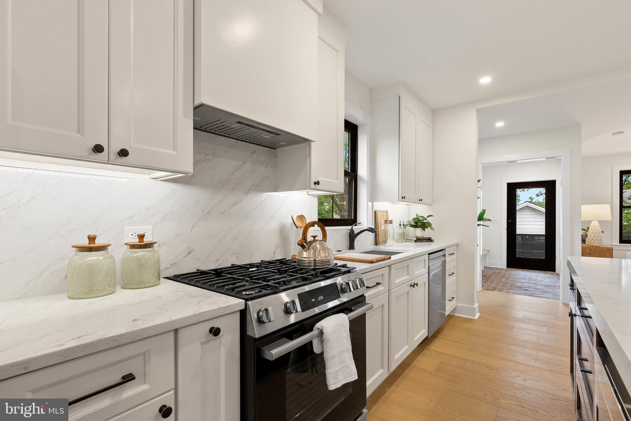 OAKMONT - Residential