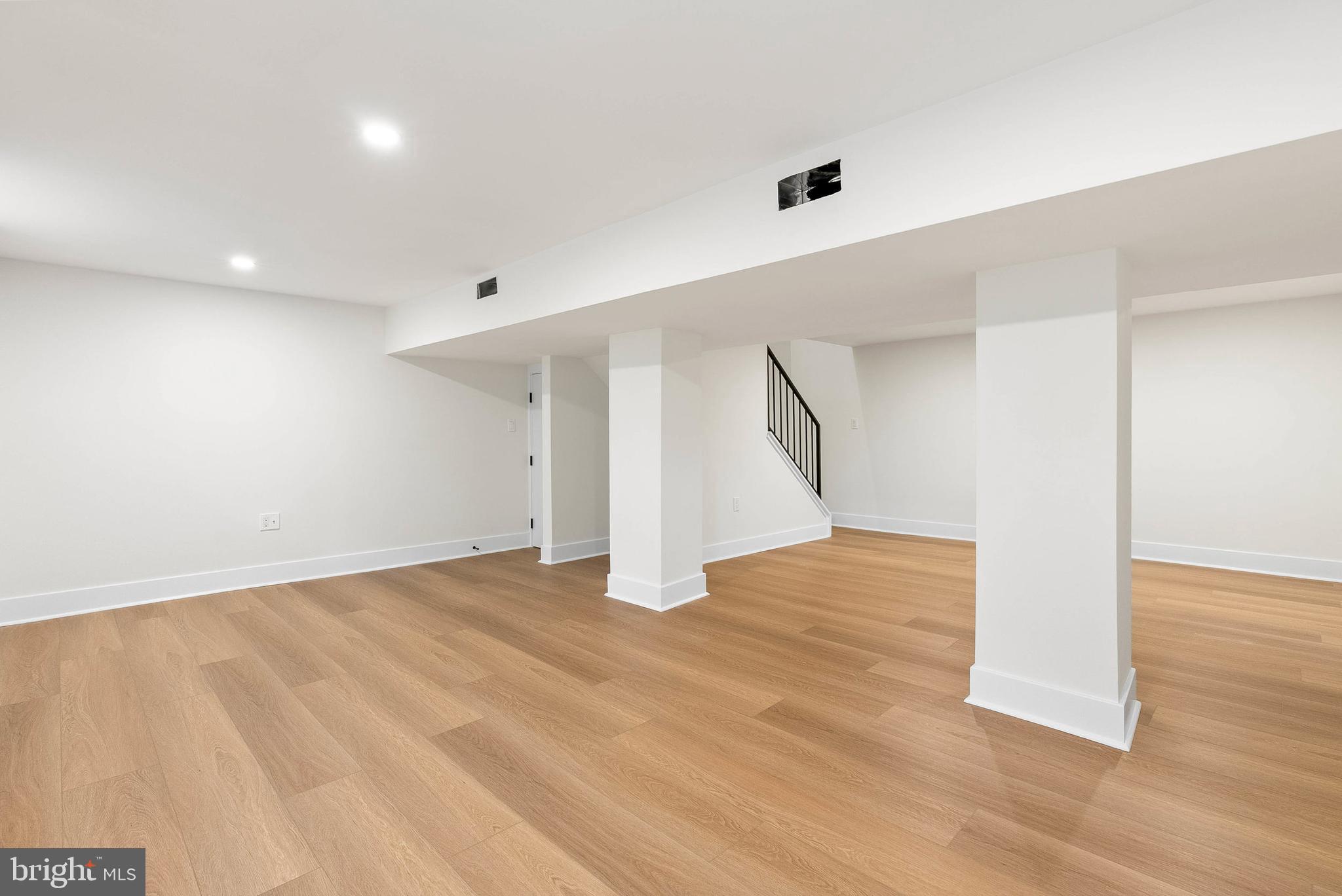 OAKMONT - Residential