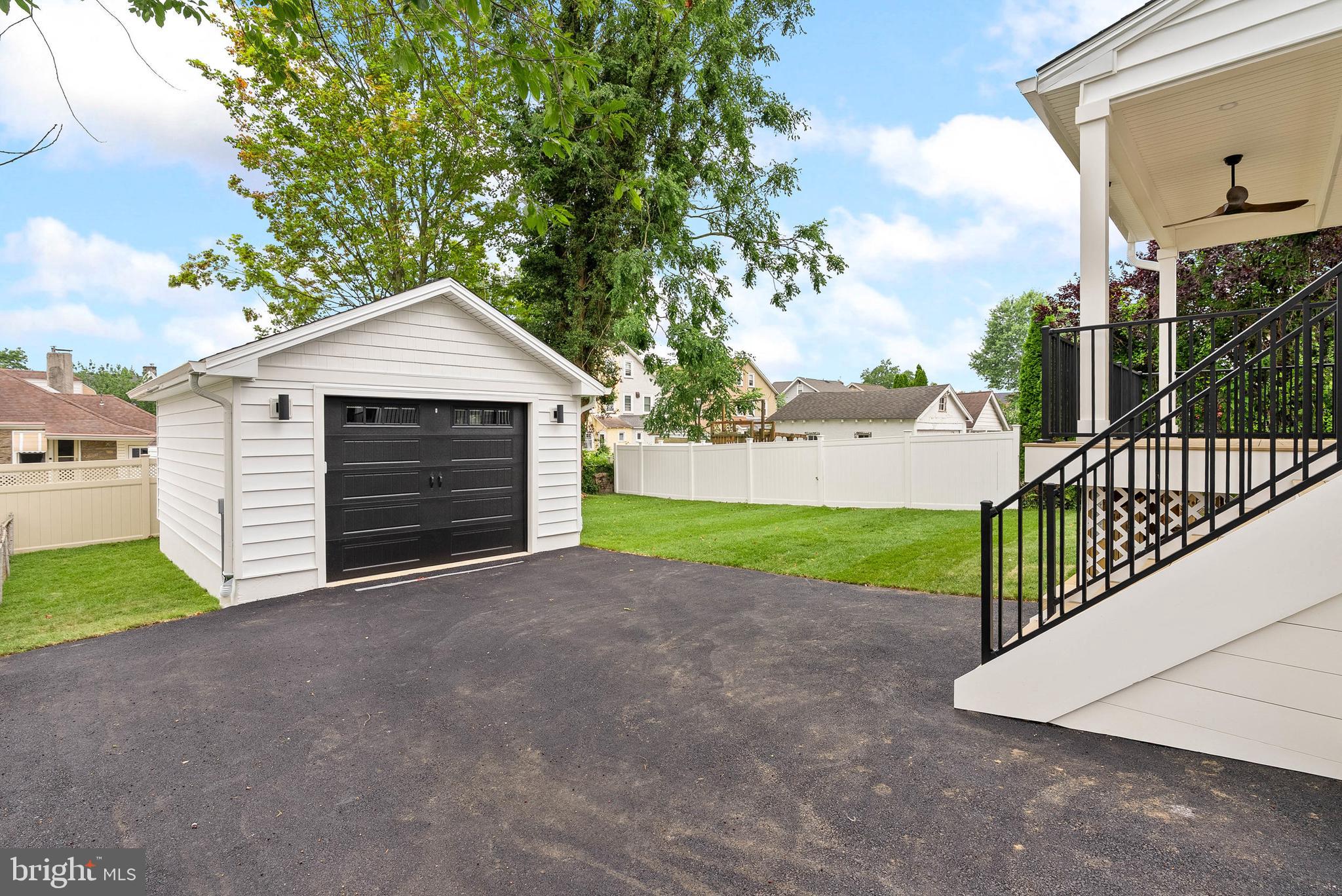 OAKMONT - Residential