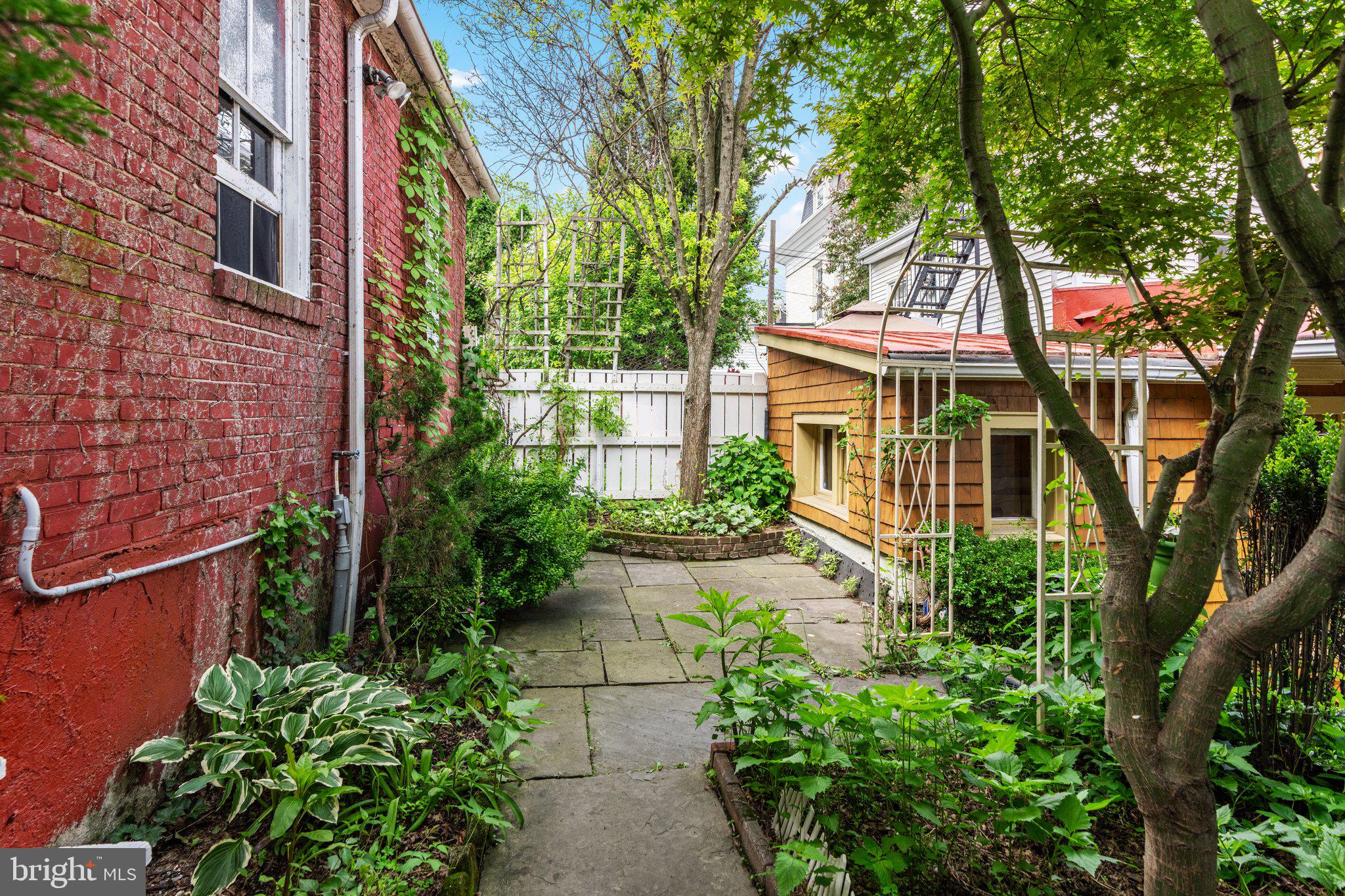 GARFIELD SQUARE - Residential