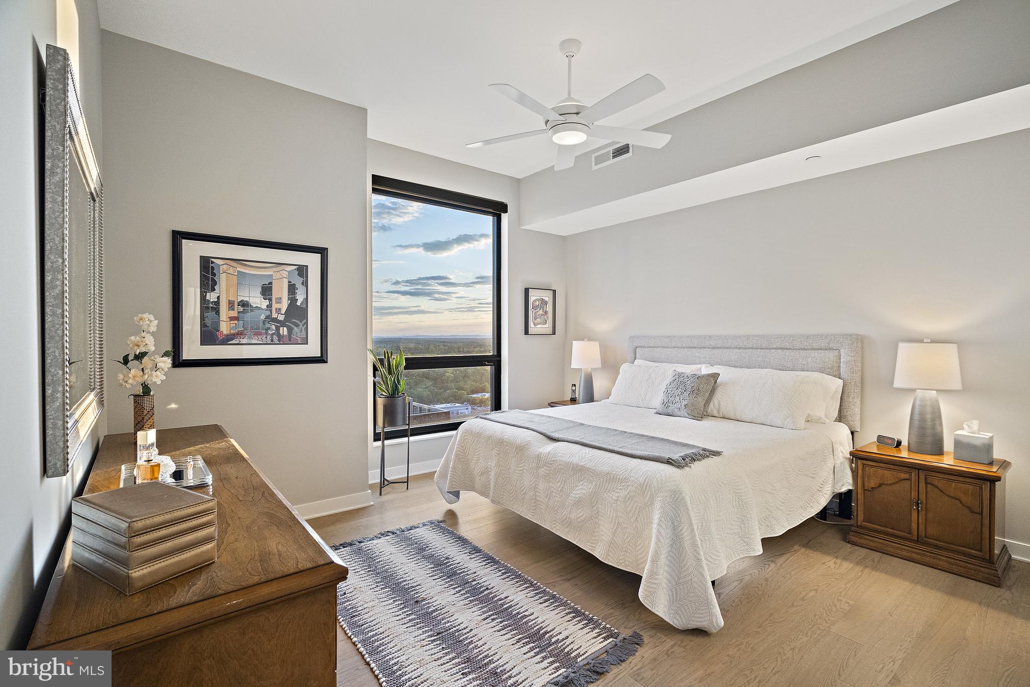 THE VERSE CONDO - Residential