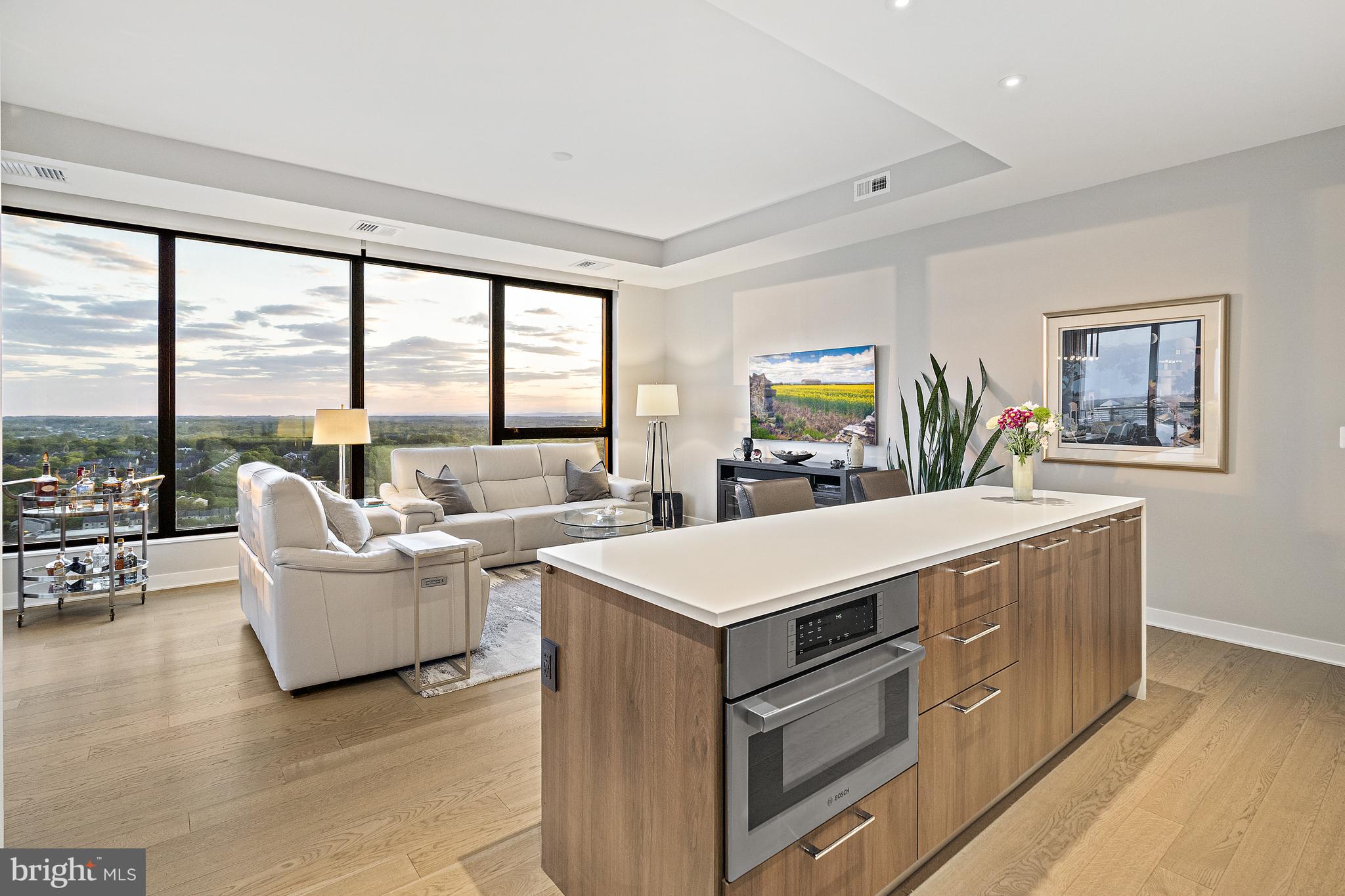 THE VERSE CONDO - Residential