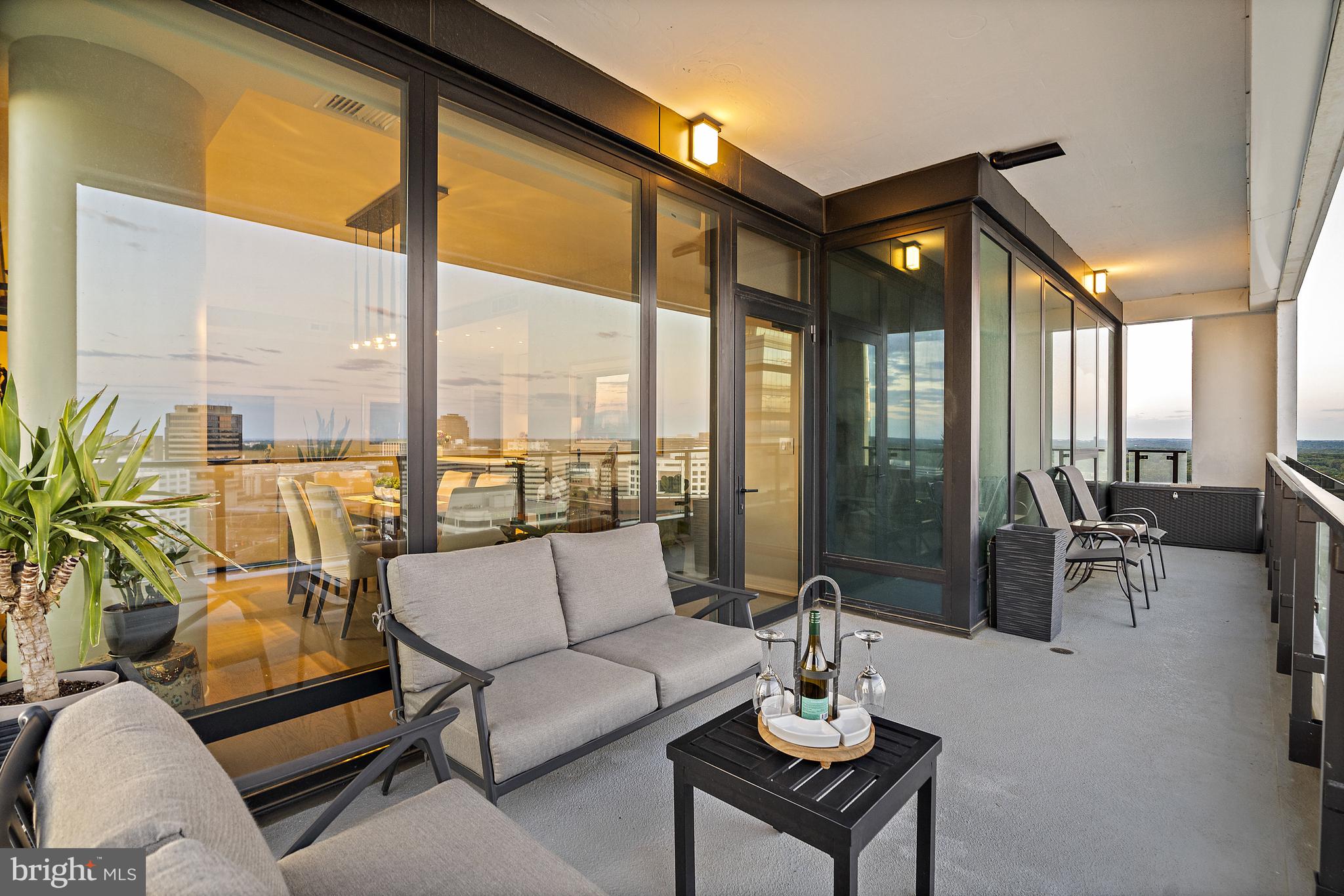 THE VERSE CONDO - Residential