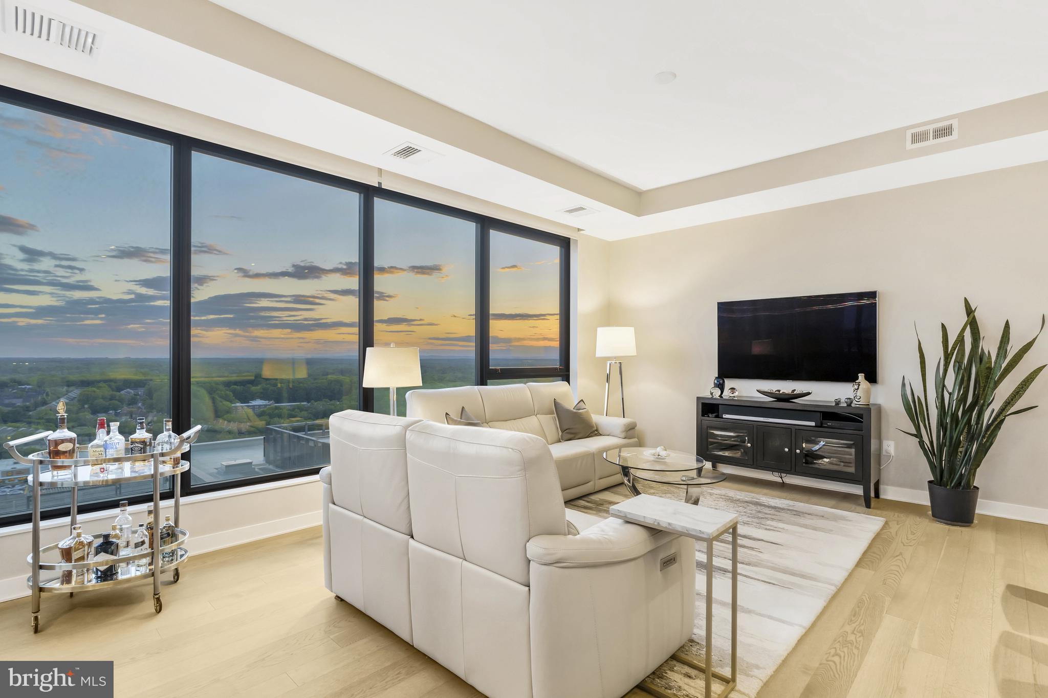 THE VERSE CONDO - Residential