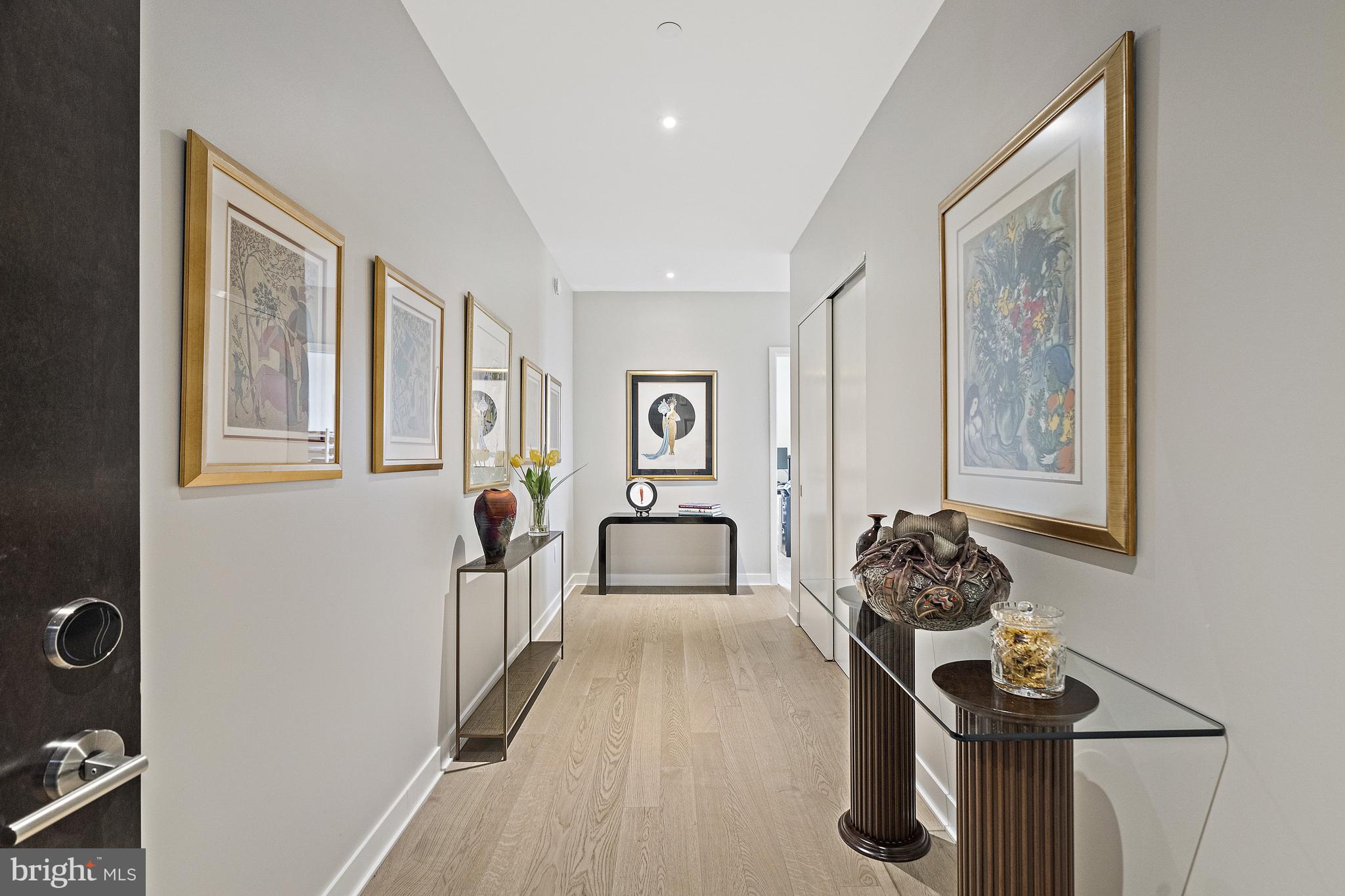 THE VERSE CONDO - Residential