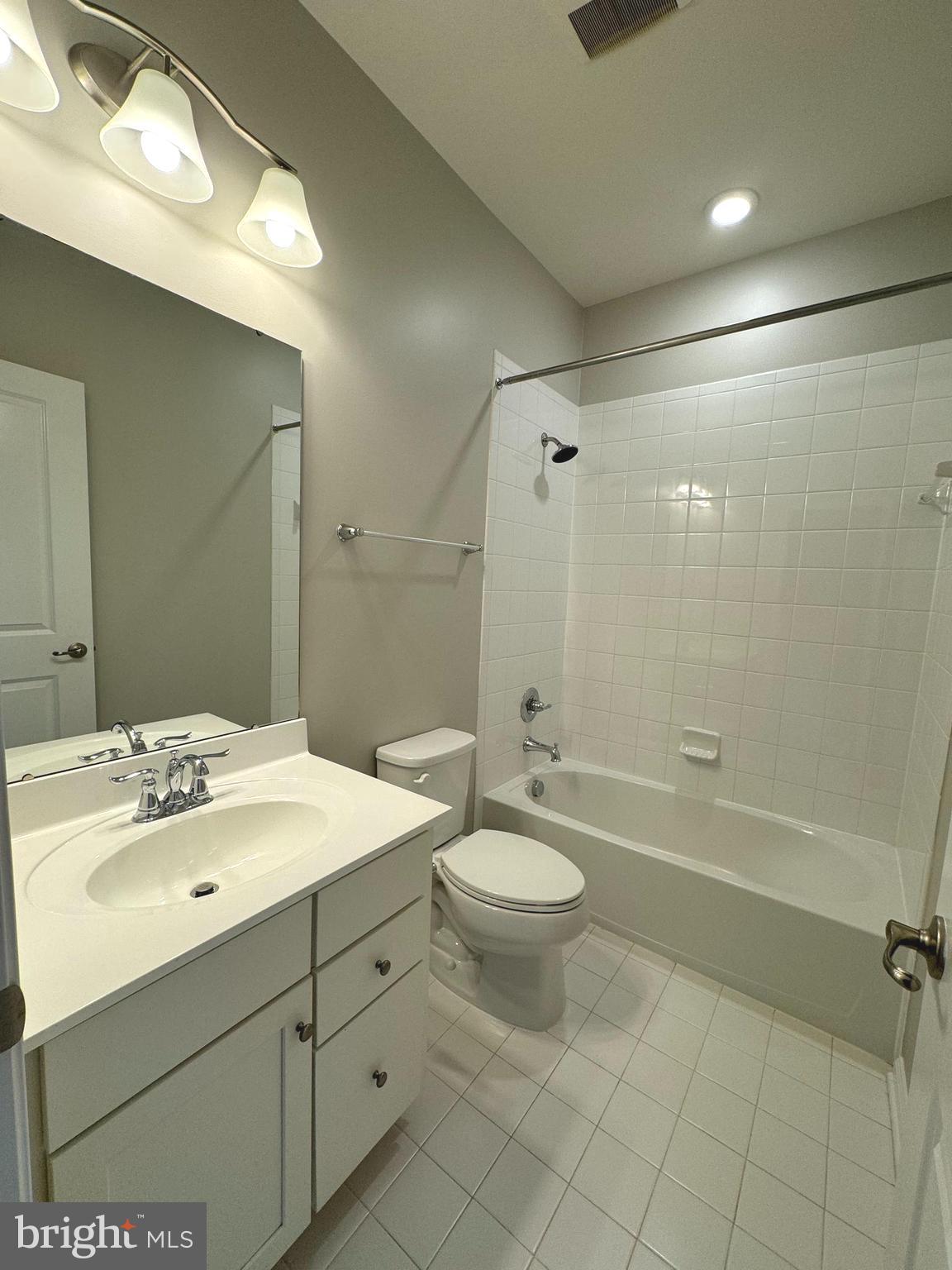 RAPPAHANNOCK LANDING - Residential Lease