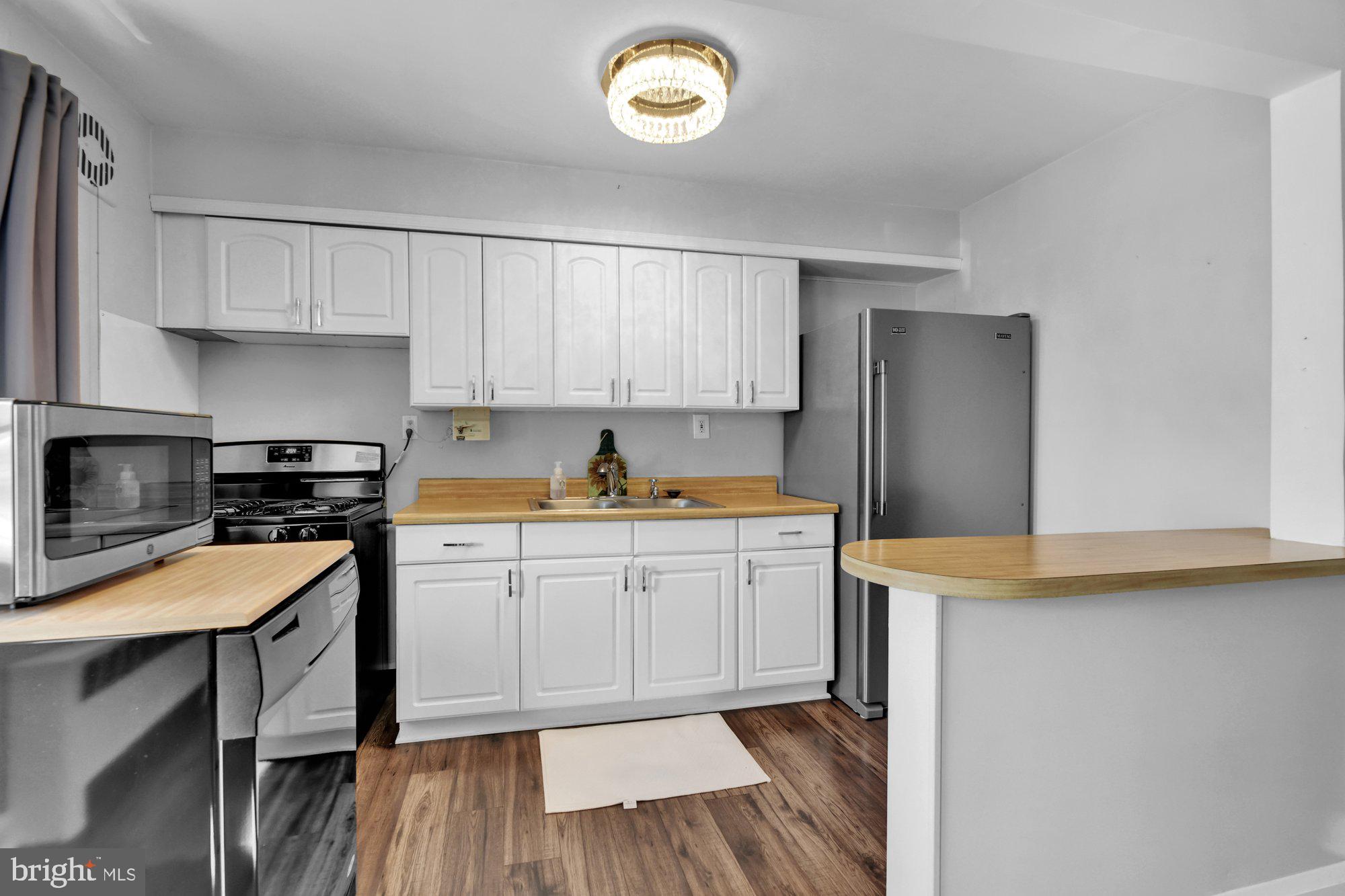 PHILADELPHIA HEIGHTS - Residential