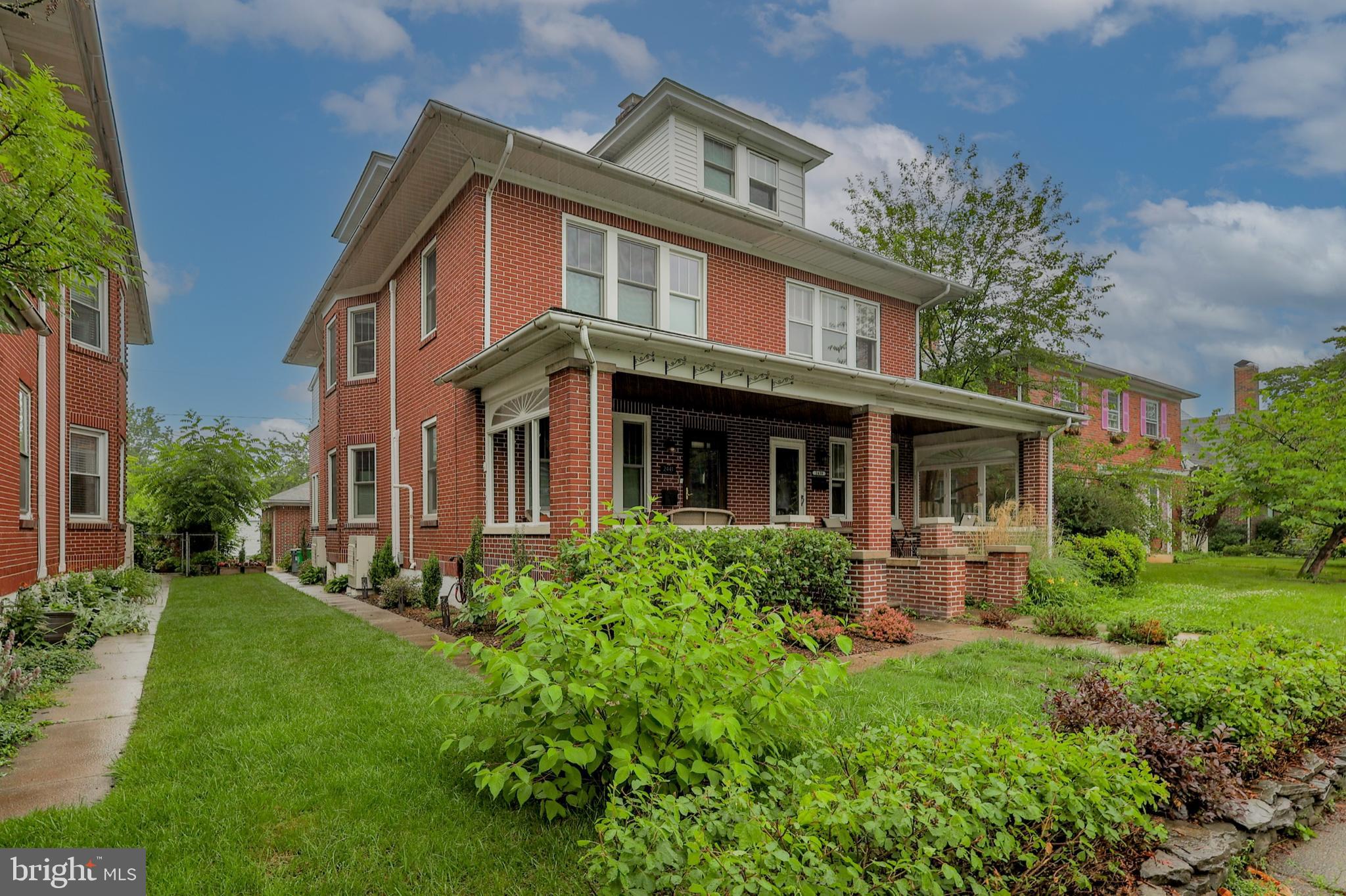 COLLEGE HEIGHTS - Residential