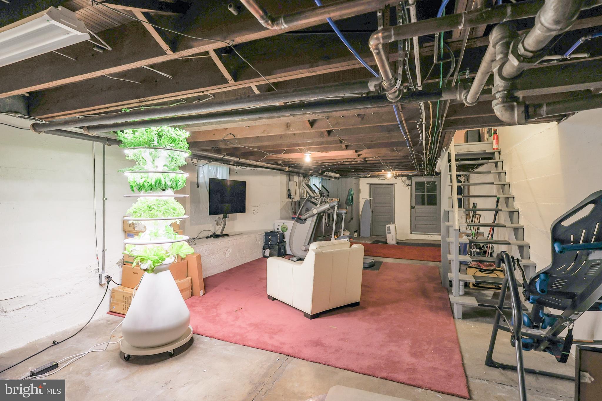 COLLEGE HEIGHTS - Residential